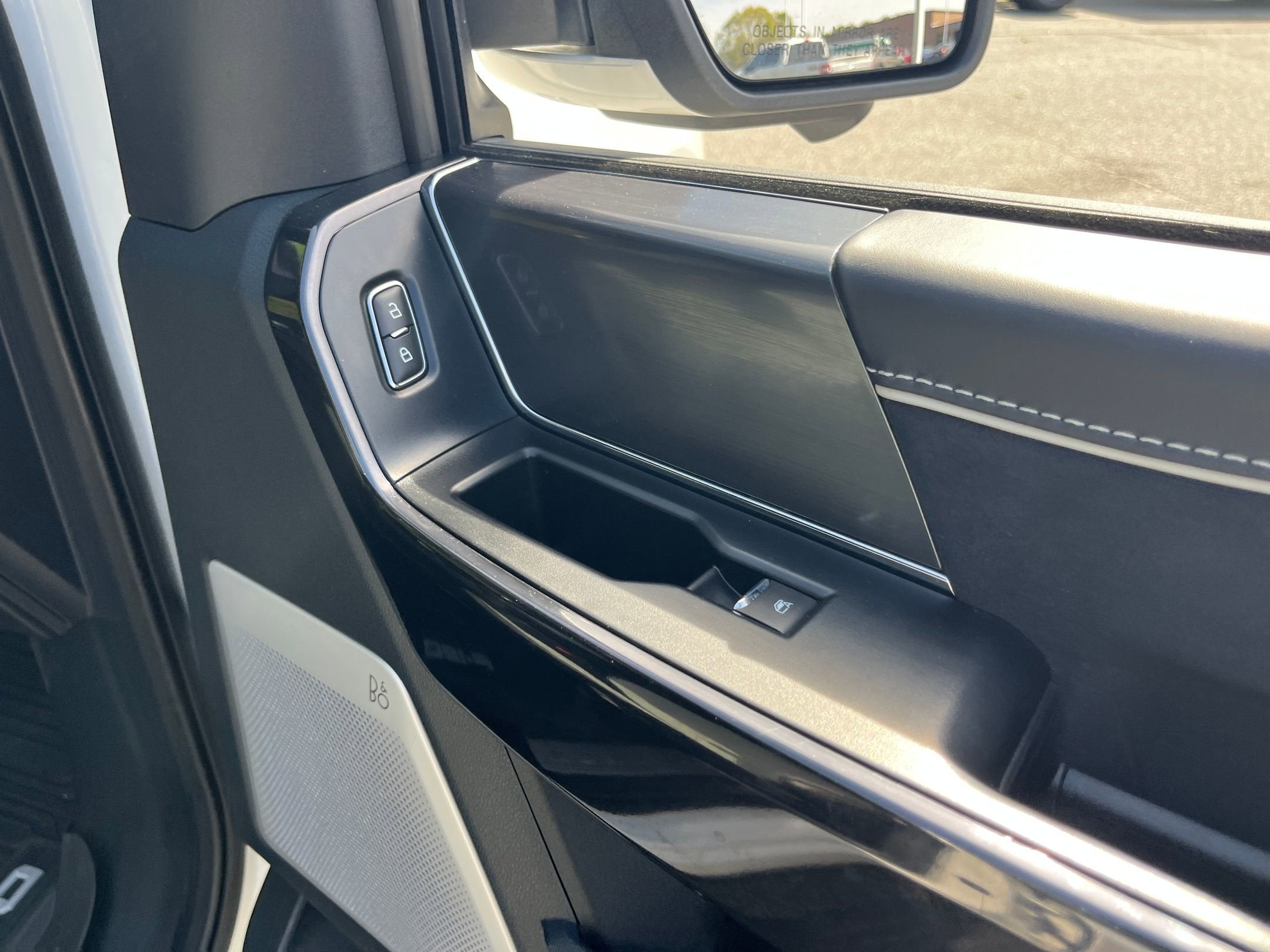 2025 Ford F-150 Lightning Platinum