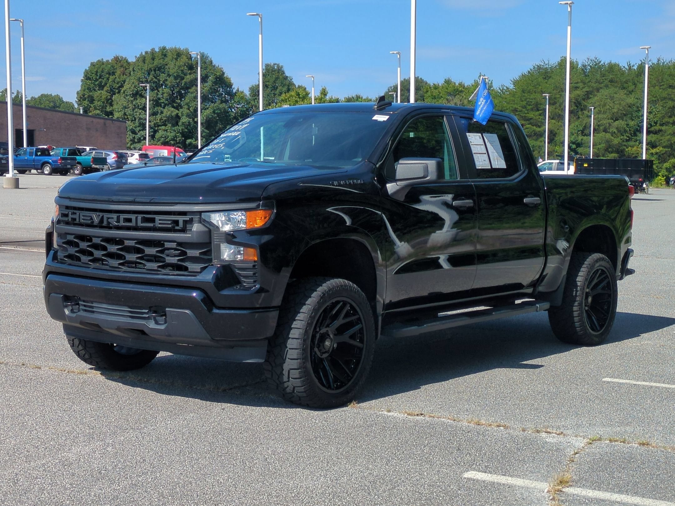 2023 Chevrolet Silverado 1500 Custom