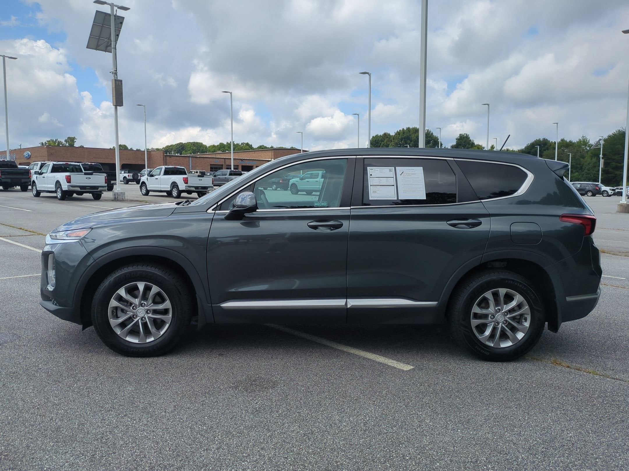 2020 Hyundai Santa Fe SE