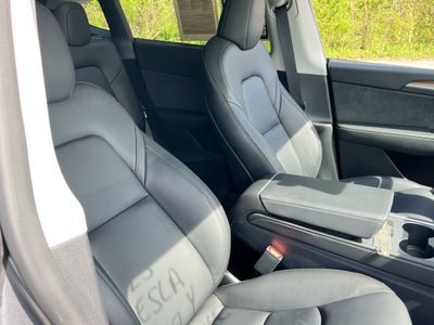 2025 Tesla Model Y Long Range