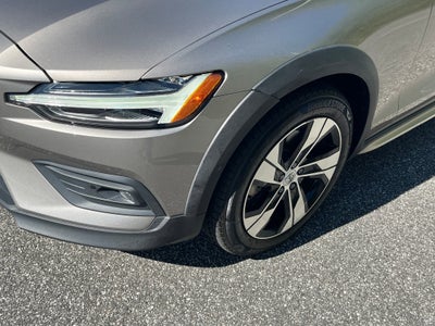 2021 Volvo V60 Cross Country T5
