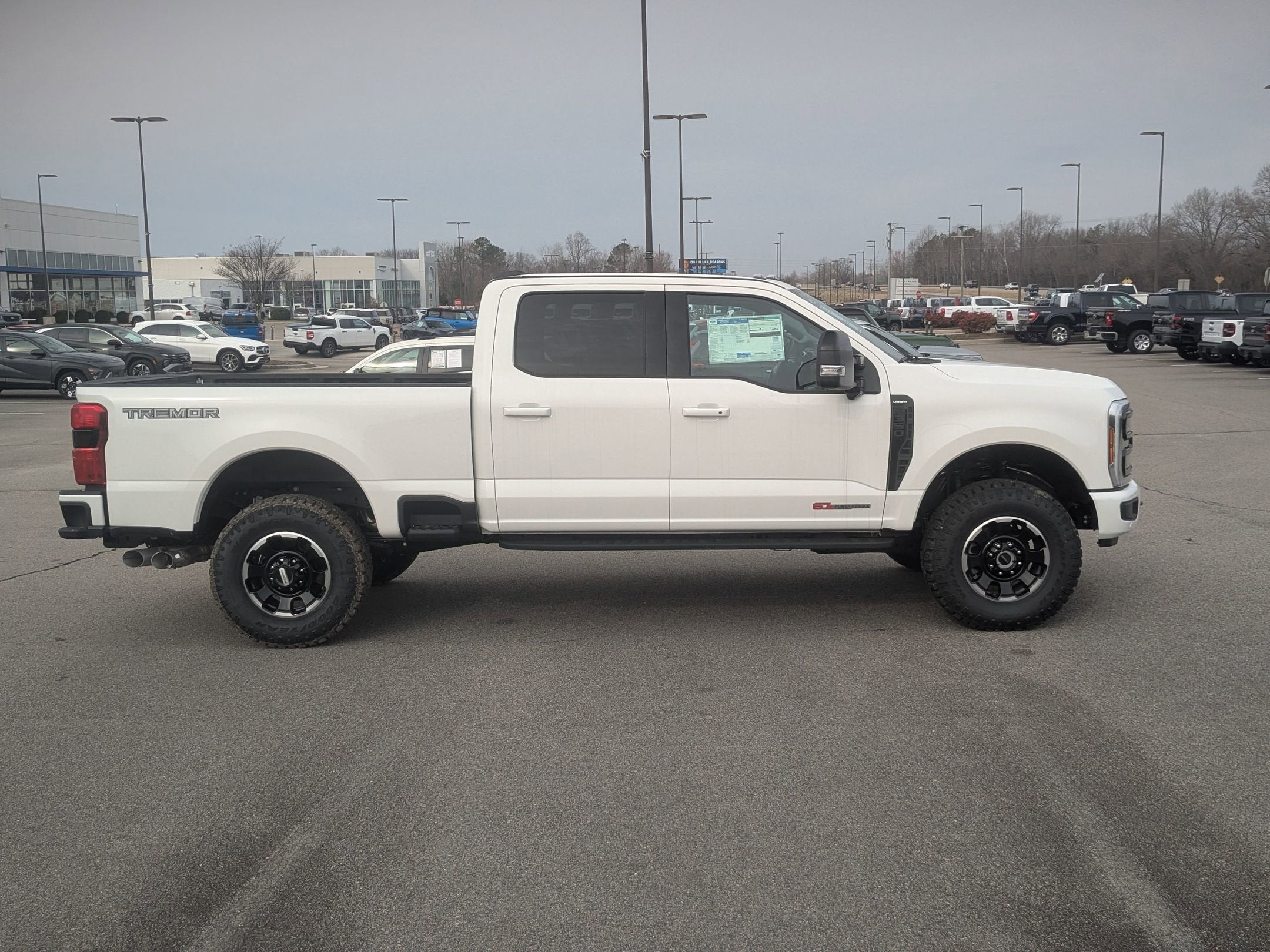 2025 Ford Super Duty F-350 SRW LARIAT