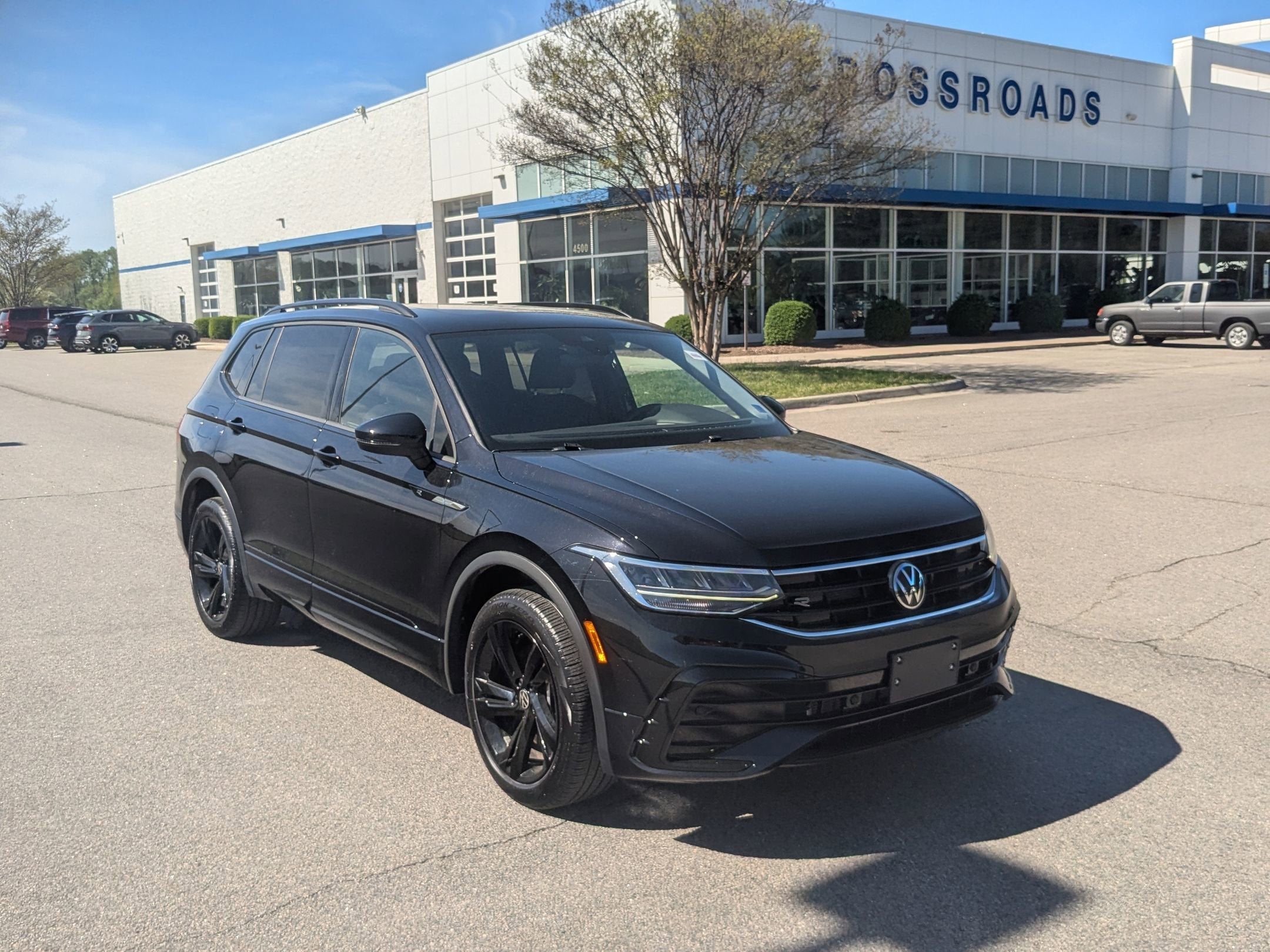 2023 Volkswagen Tiguan SE R-Line Black