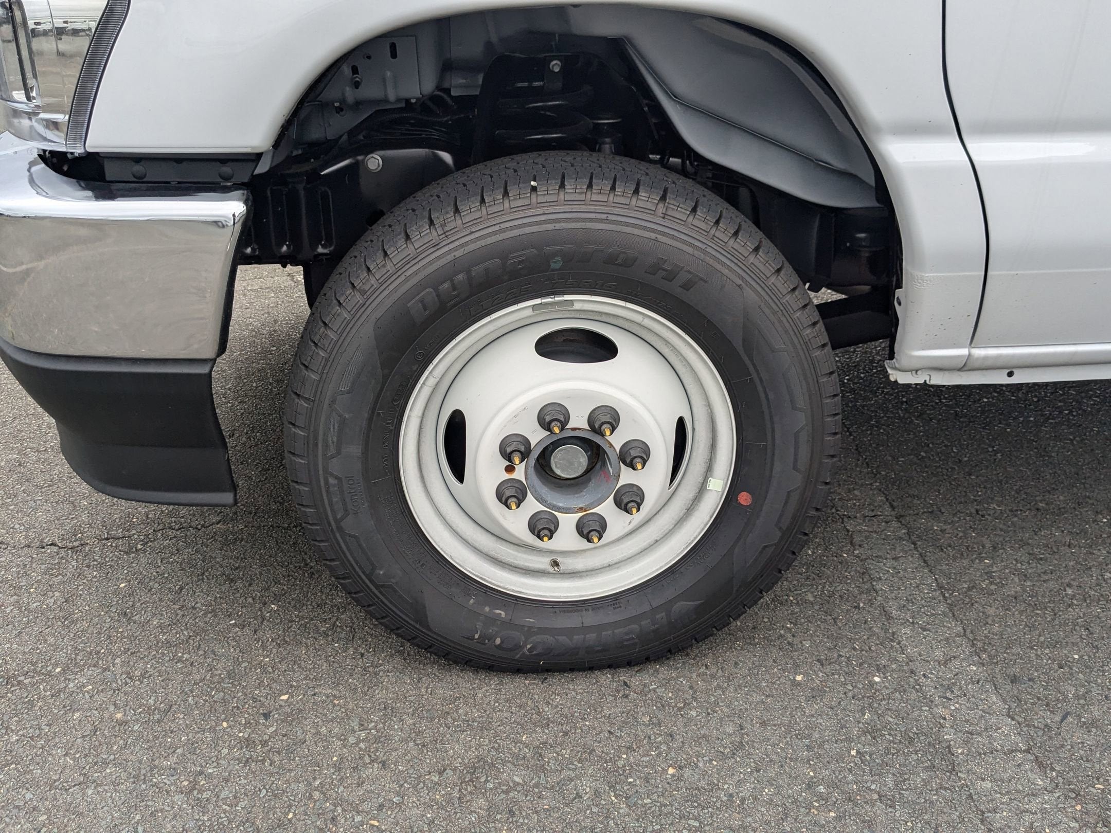 2025 Ford E-Series Cutaway Base