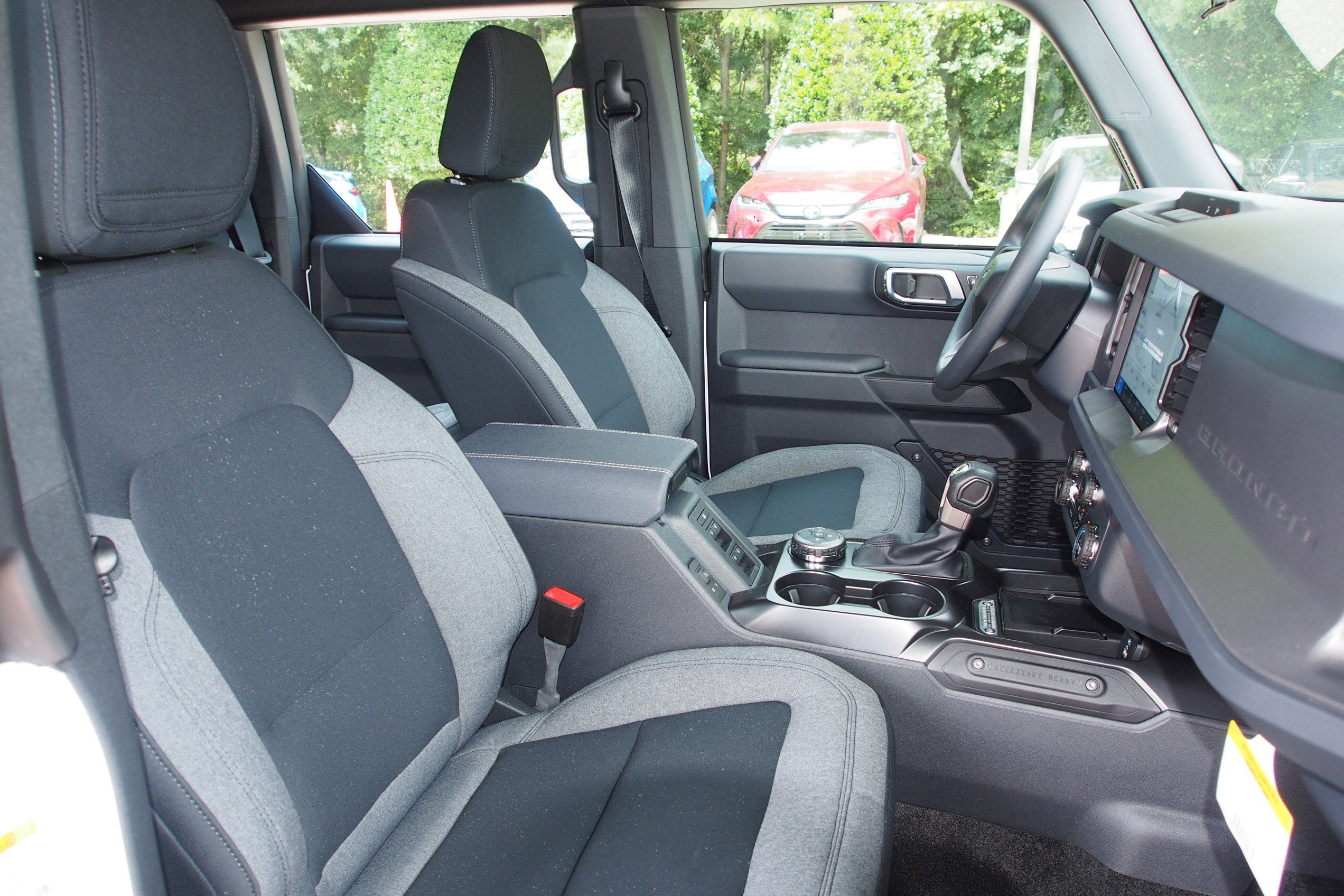 2025 Ford Bronco Base - Crossroads Courtesy Demo