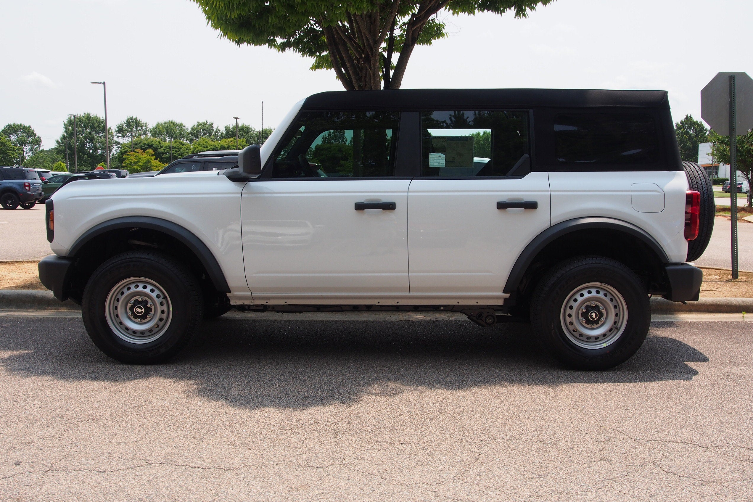 2025 Ford Bronco Base - Crossroads Courtesy Demo