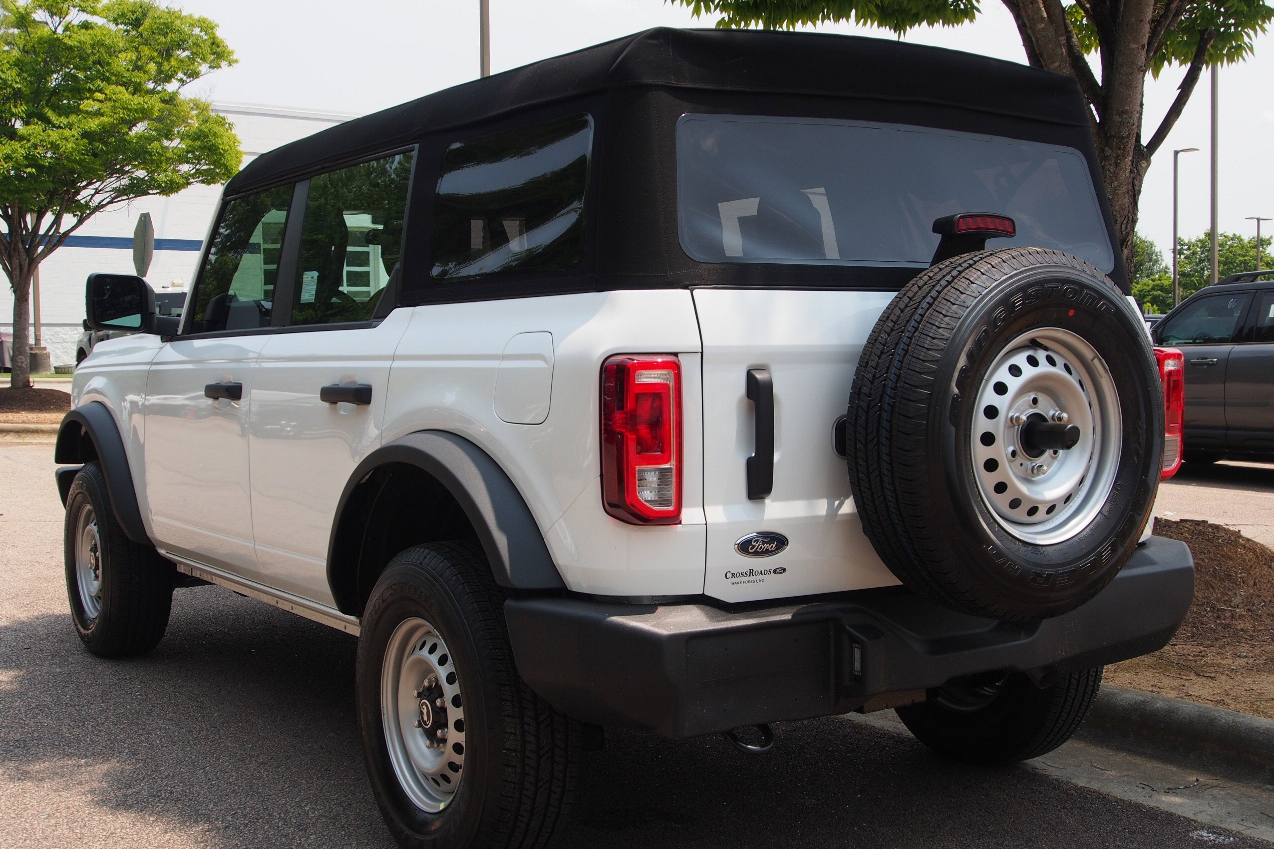 2025 Ford Bronco Base - Crossroads Courtesy Demo