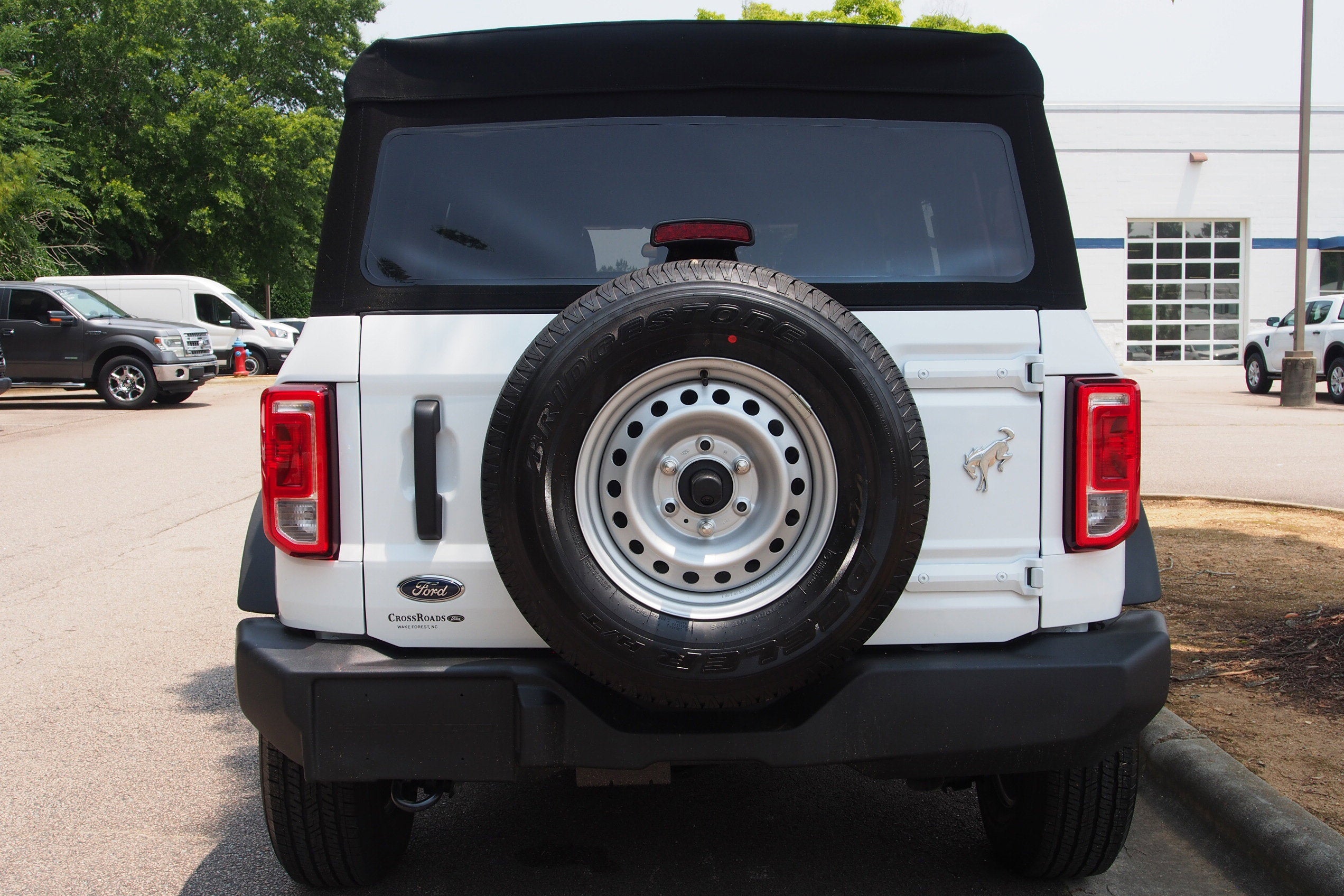2025 Ford Bronco Base - Crossroads Courtesy Demo