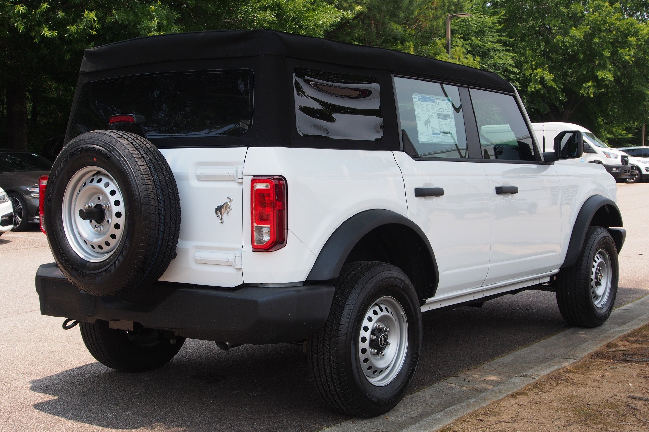 2025 Ford Bronco Base - Crossroads Courtesy Demo