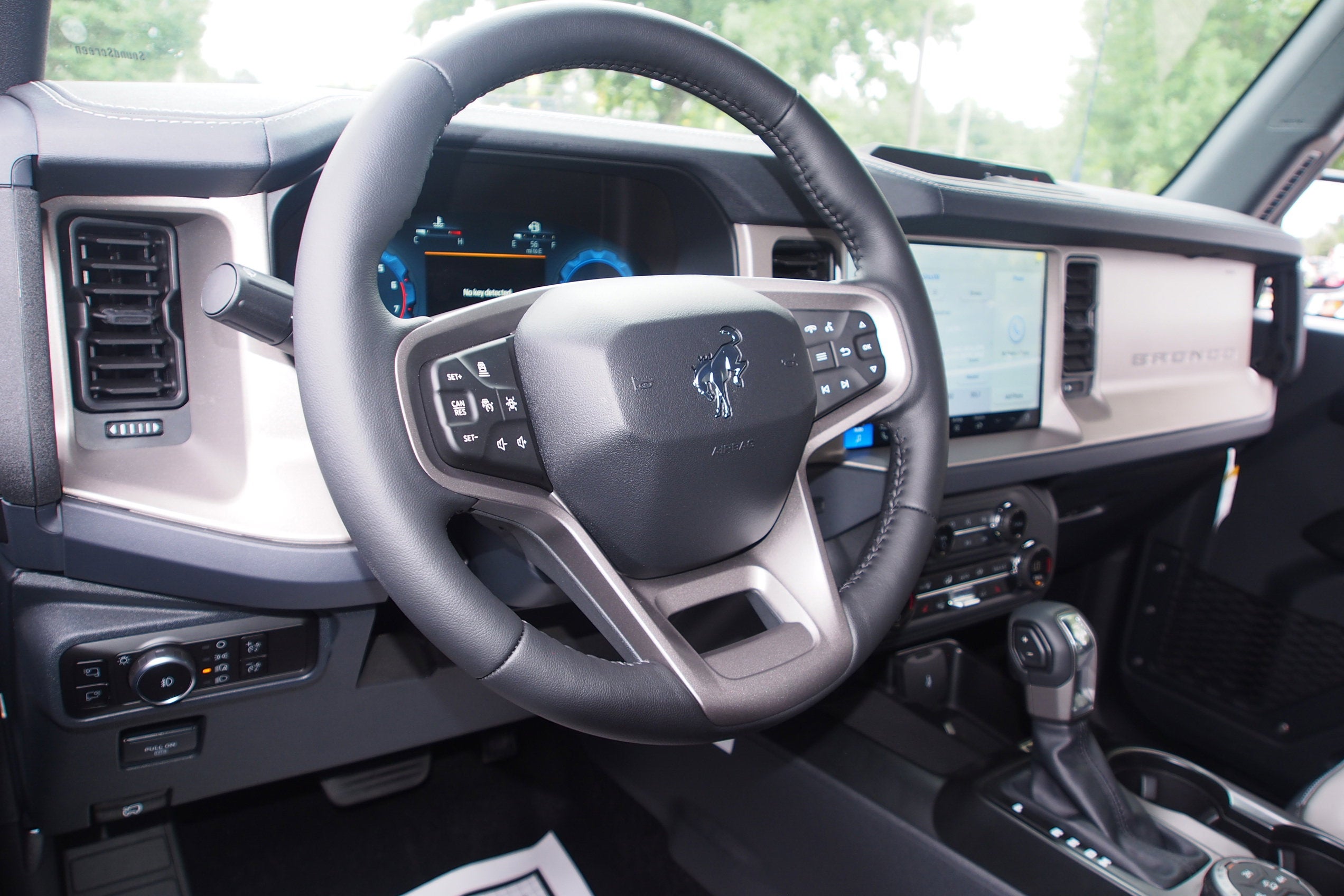 2025 Ford Bronco Outer Banks - Crossroads Courtesy Demo