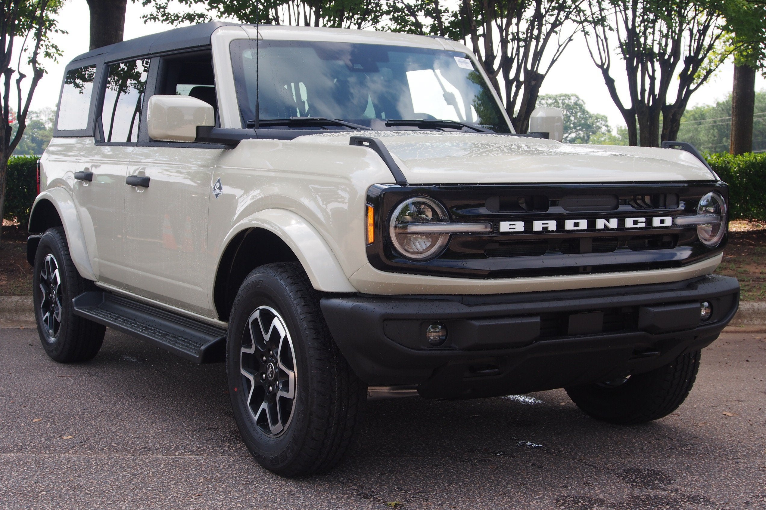 2026 Ford Bronco Outer Banks 4x4's photo