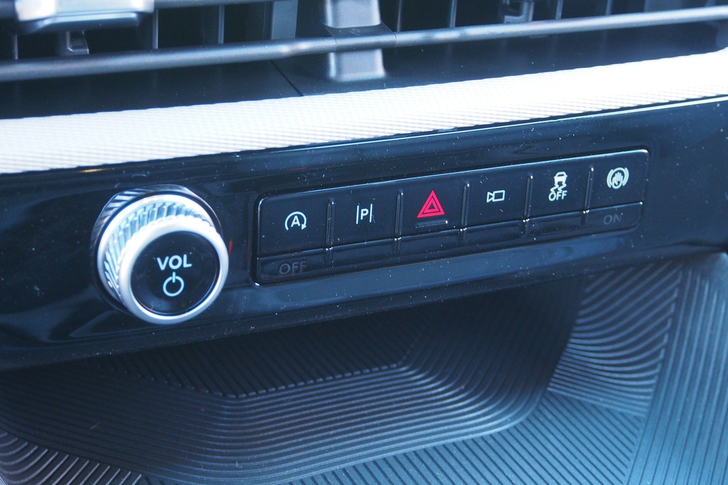 2027 Ford Explorer Active w/200A Pkg