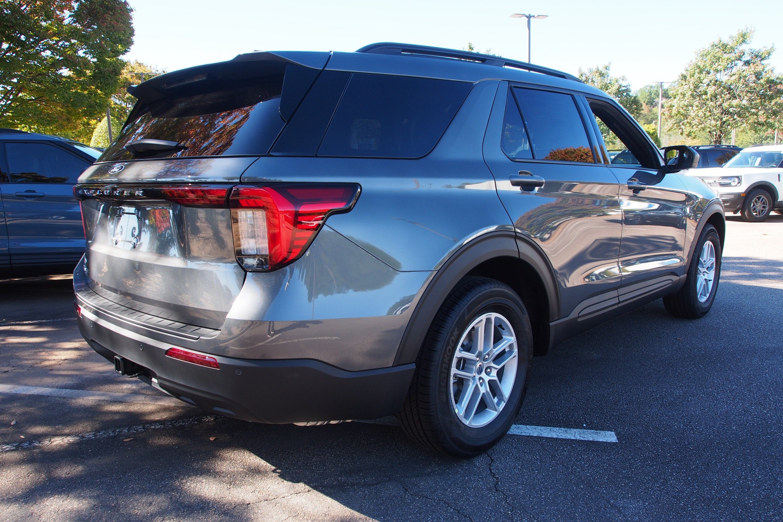 2027 Ford Explorer Active w/200A Pkg
