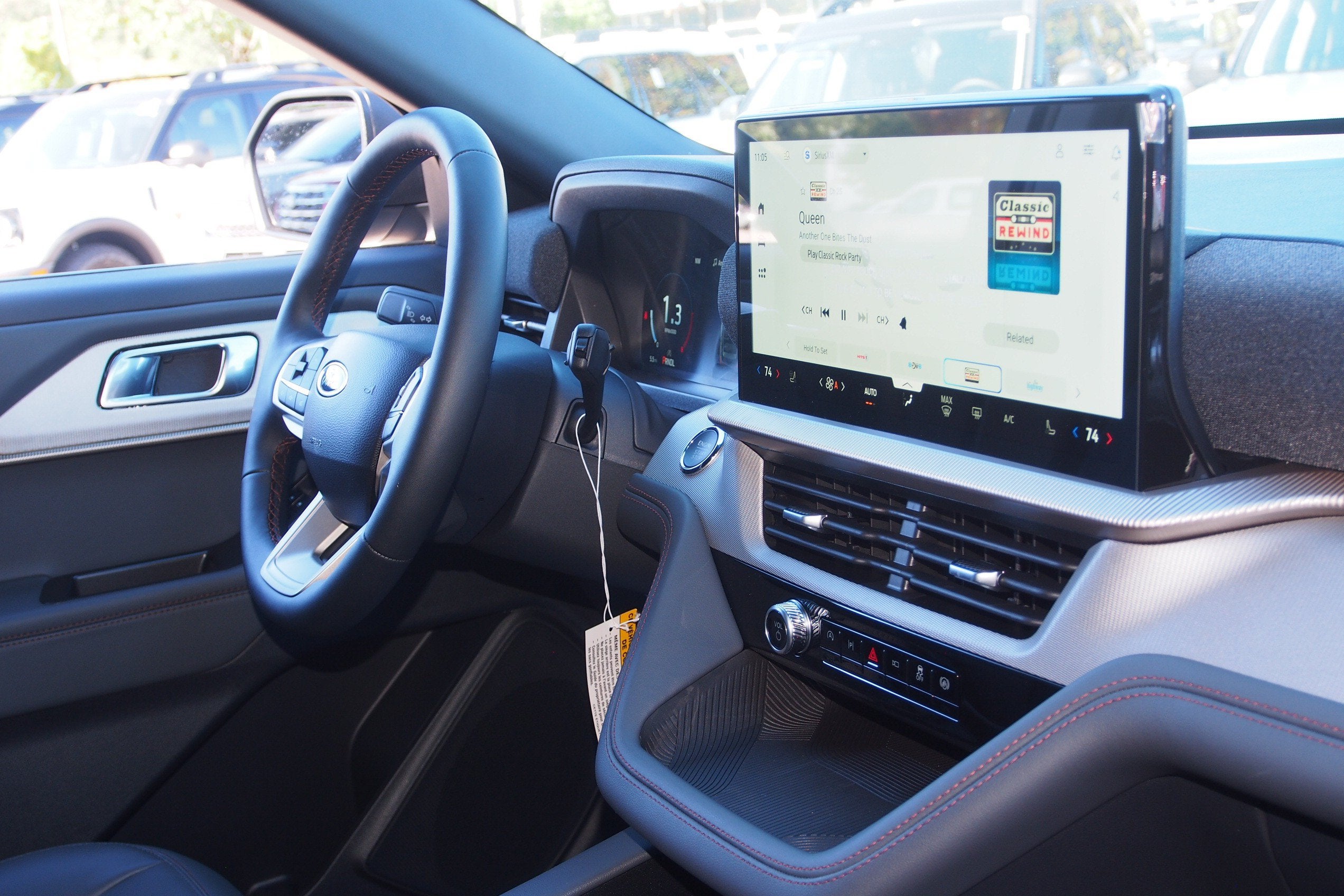 2027 Ford Explorer Active w/200A Pkg