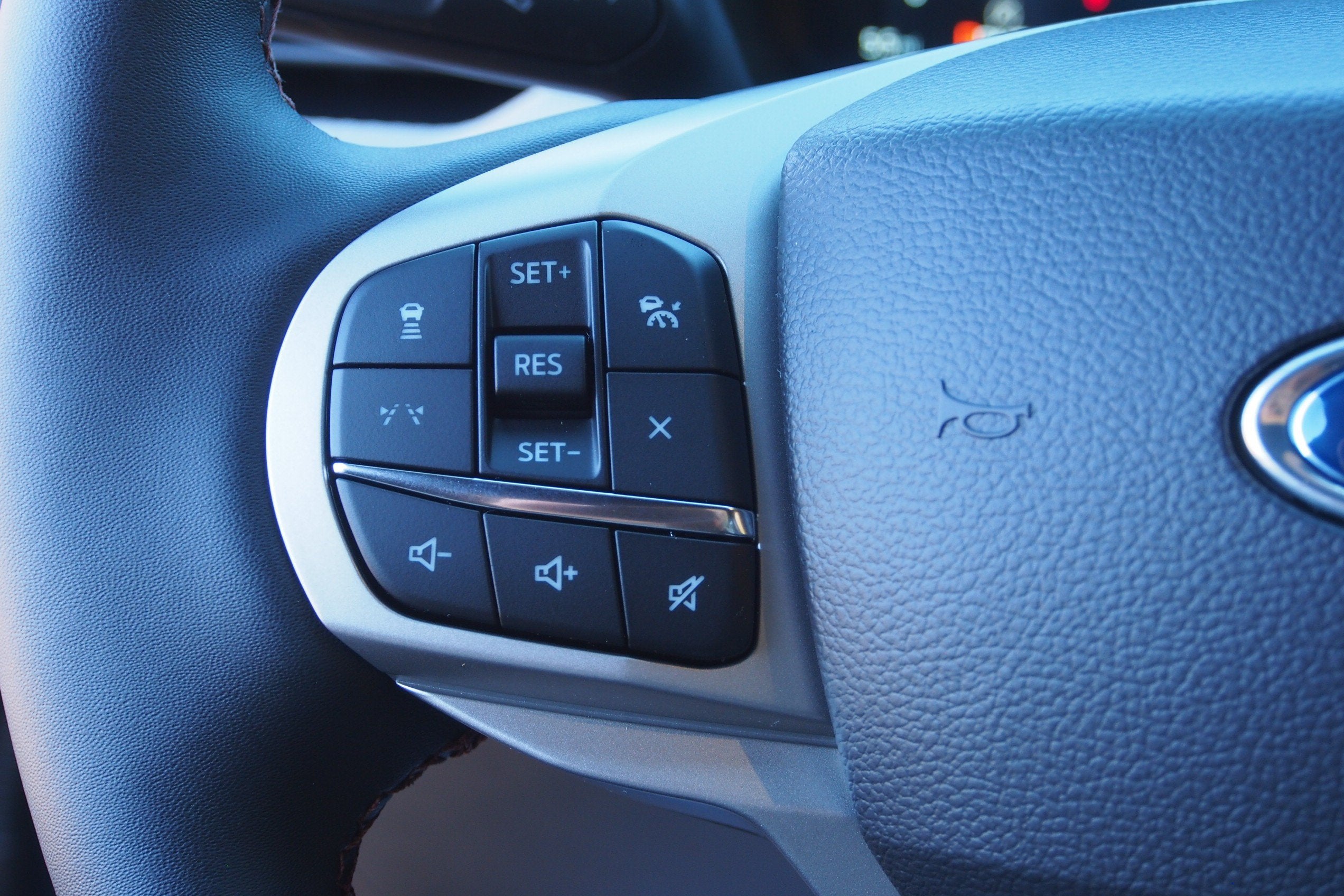 2027 Ford Explorer Active w/200A Pkg