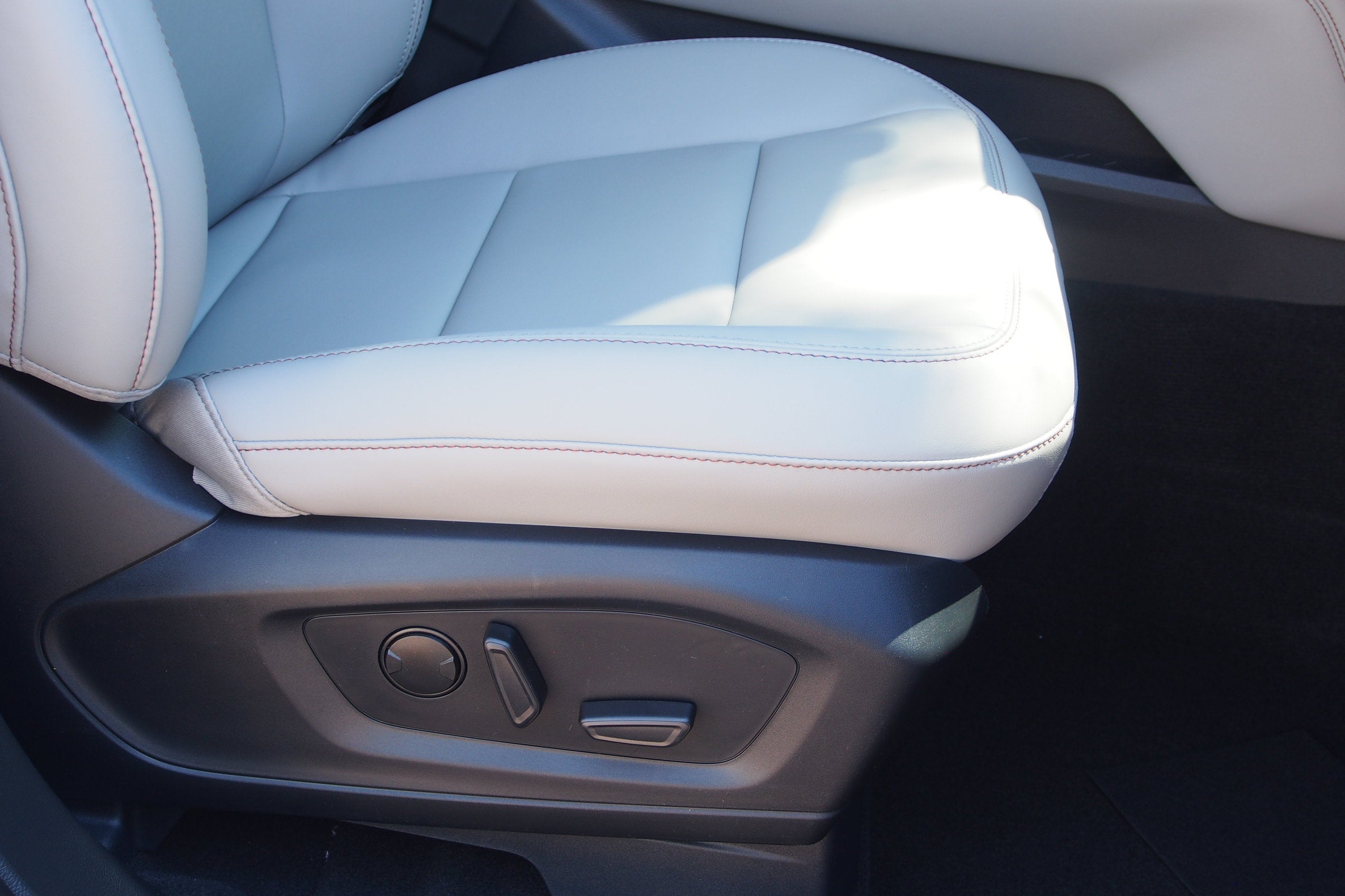 2026 Ford Explorer Platinum - Crossroads Courtesy Demo