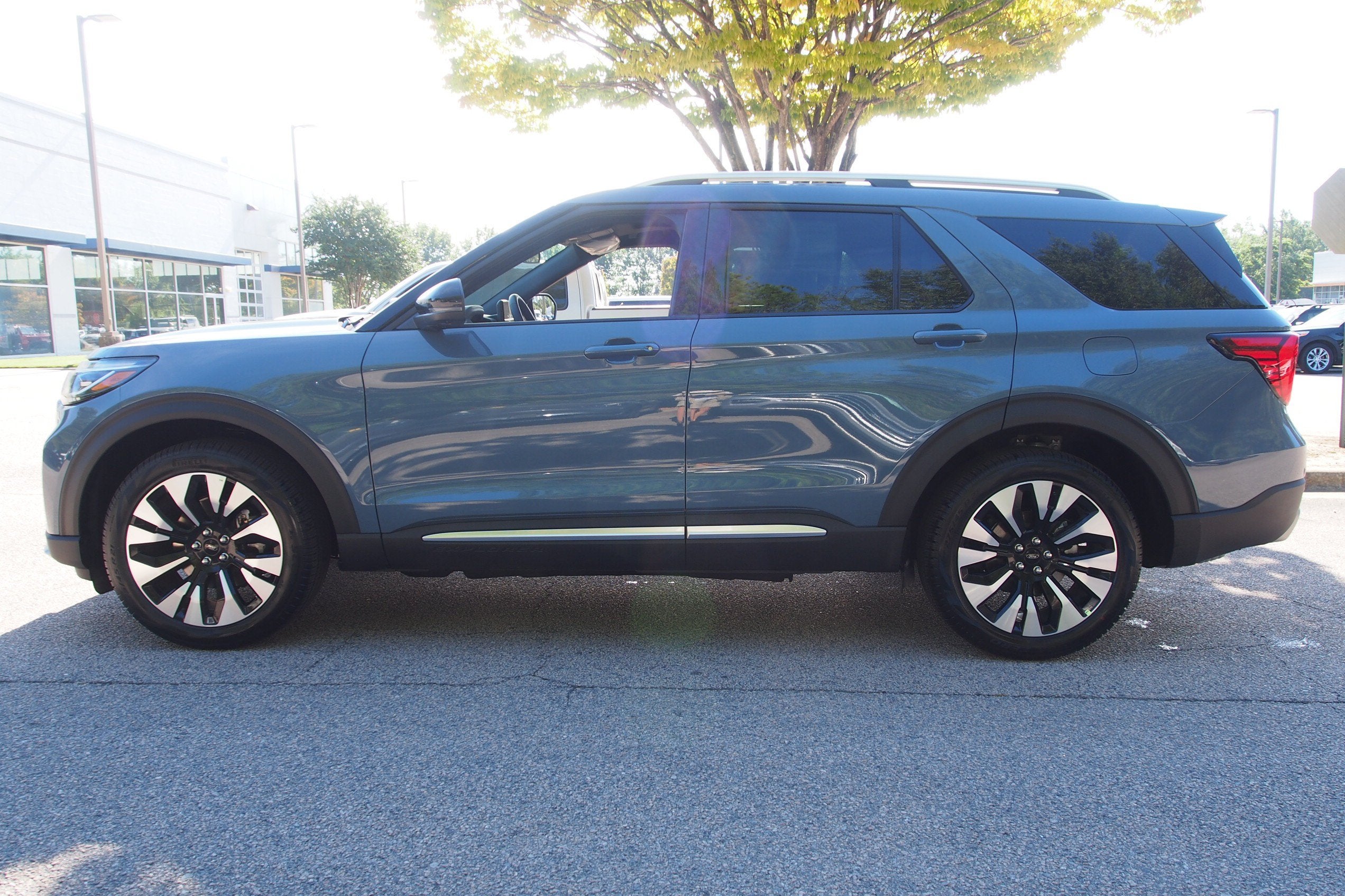 2027 Ford Explorer Platinum