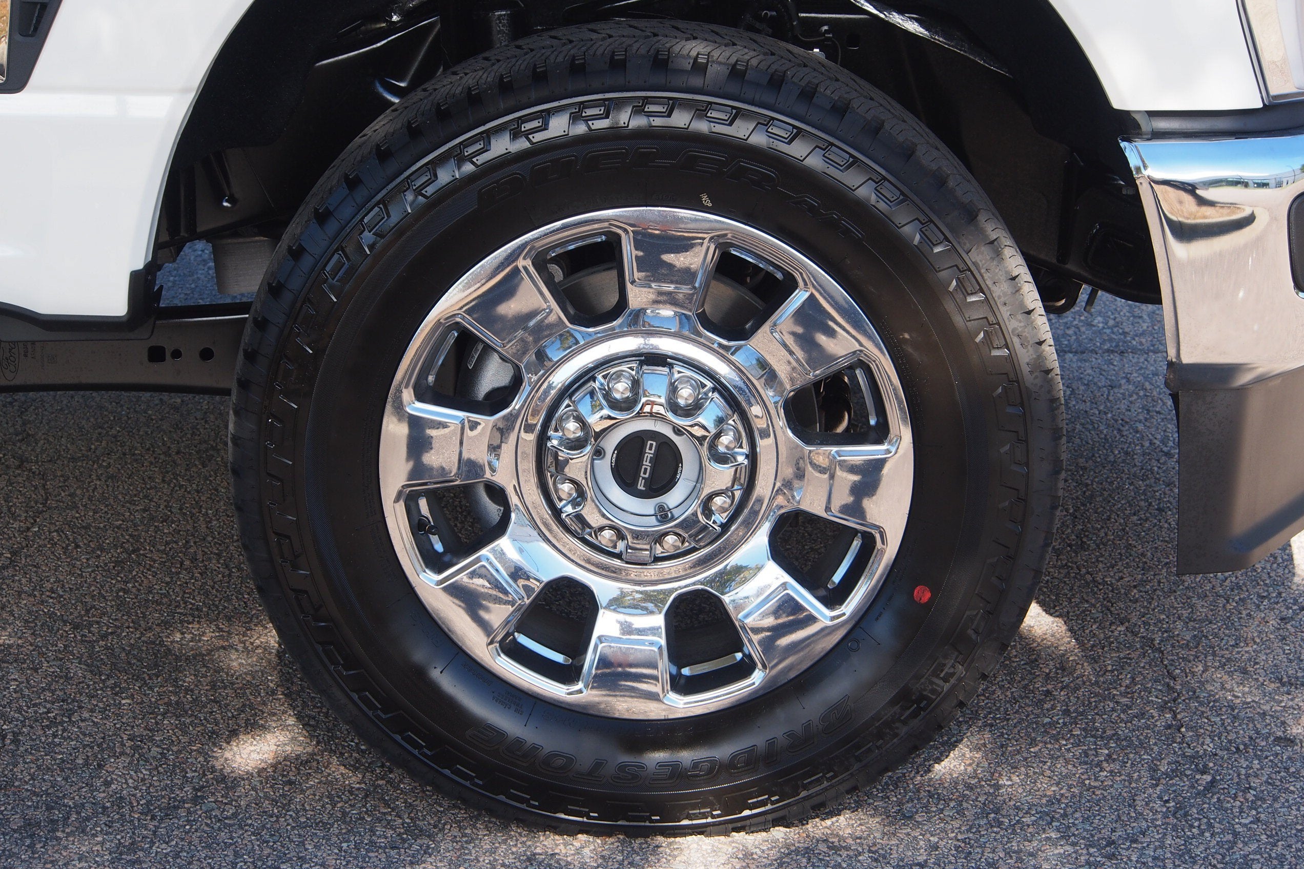 2027 Ford Super Duty F-350 SRW LARIAT