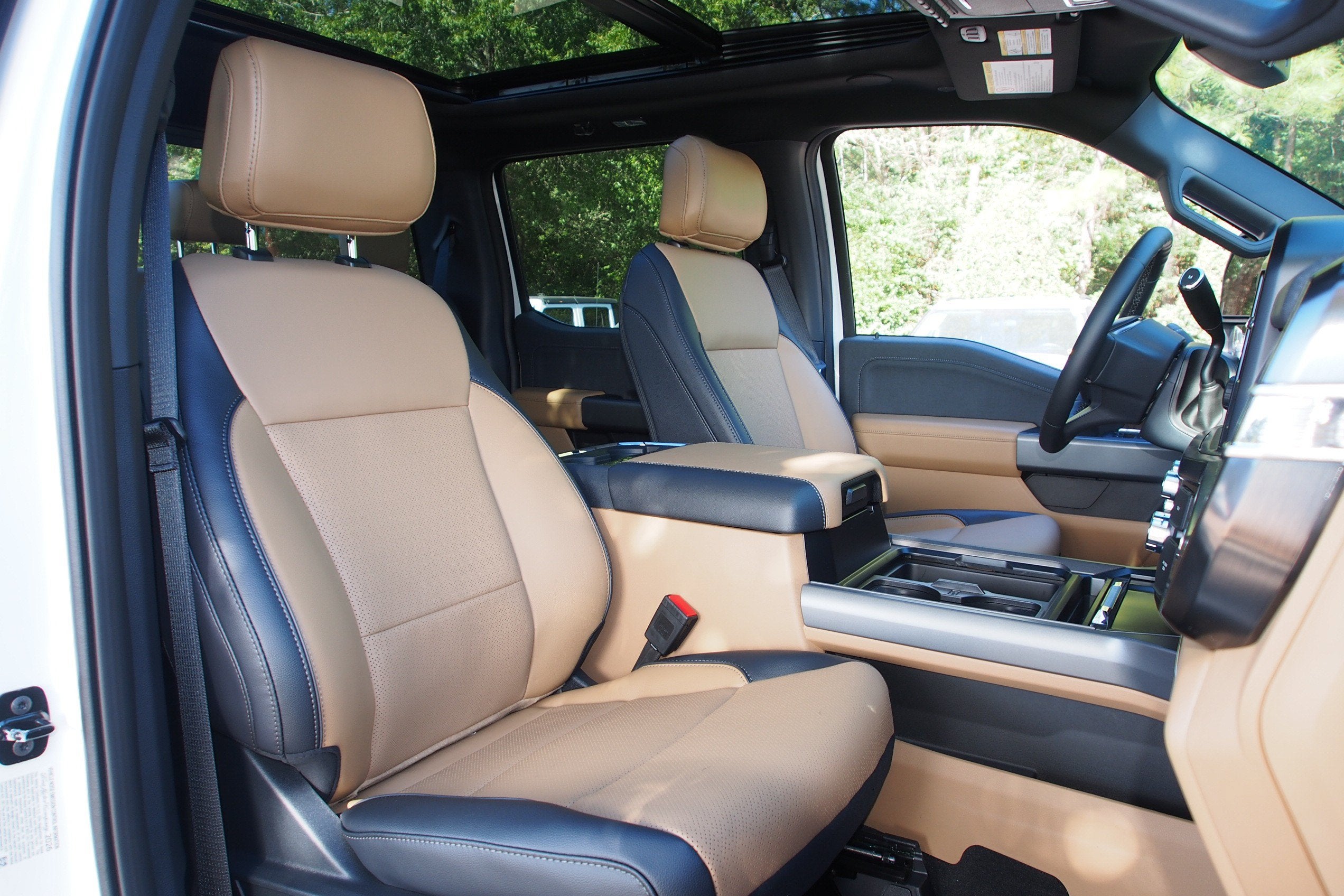 2027 Ford Super Duty F-350 SRW LARIAT