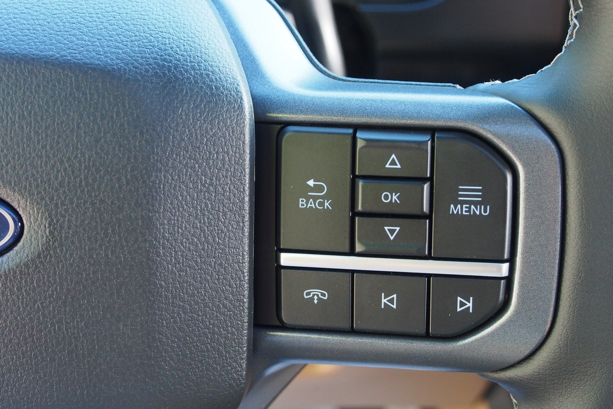 2027 Ford Super Duty F-350 SRW LARIAT
