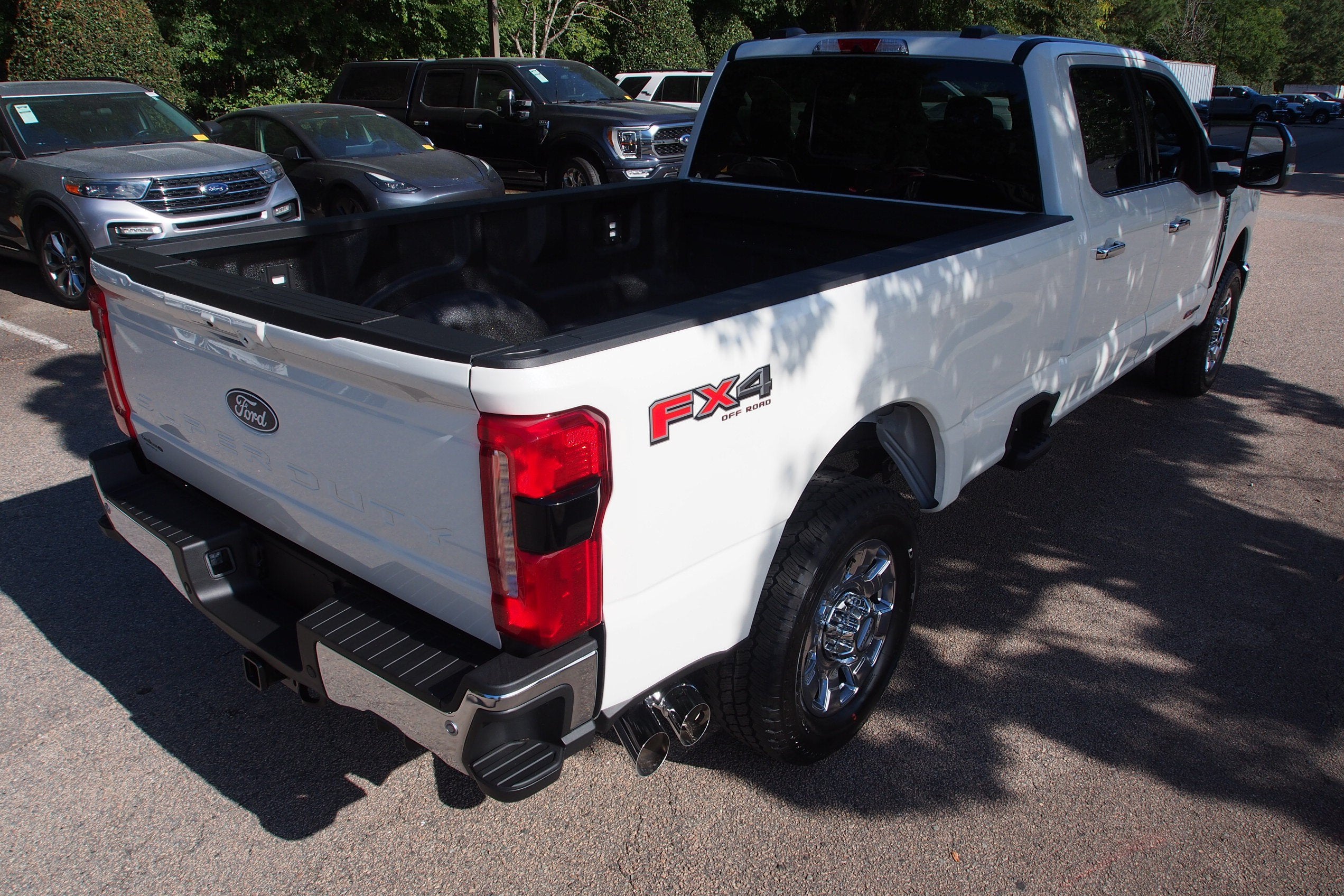 2027 Ford Super Duty F-350 SRW LARIAT