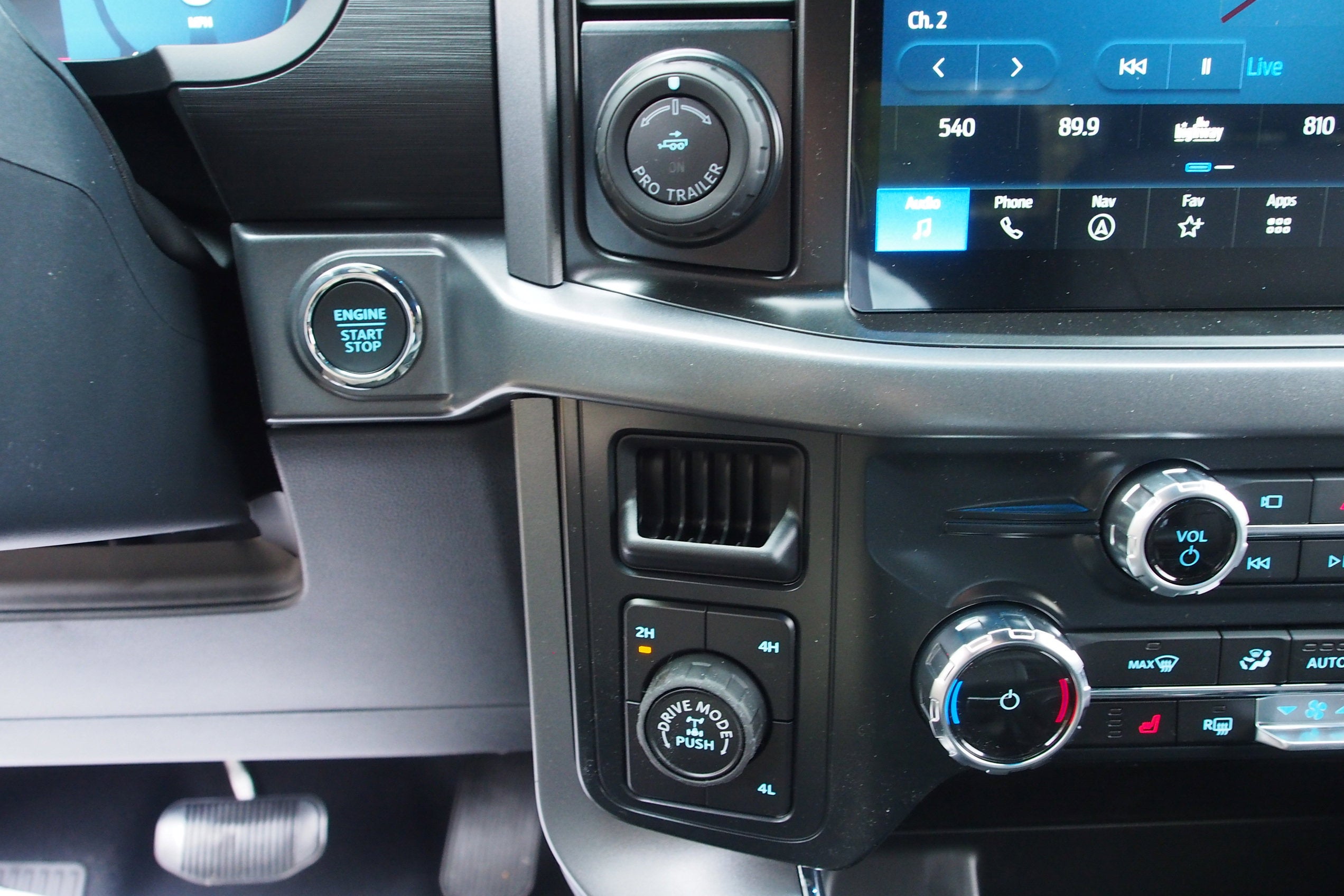 2026 Ford F-150 XLT - Crossroads Courtesy Demo