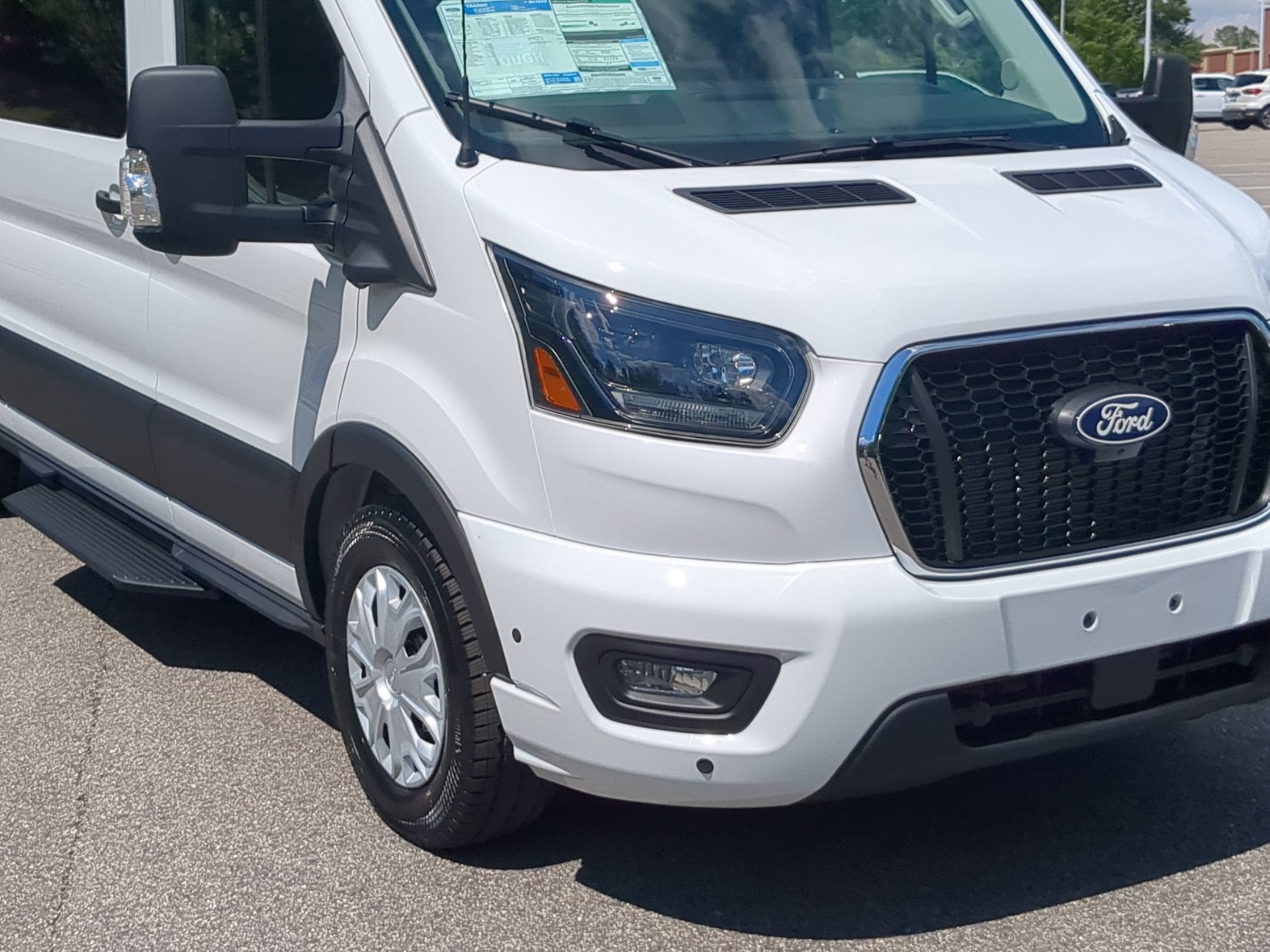 2026 Ford Transit Passenger Wagon XLT