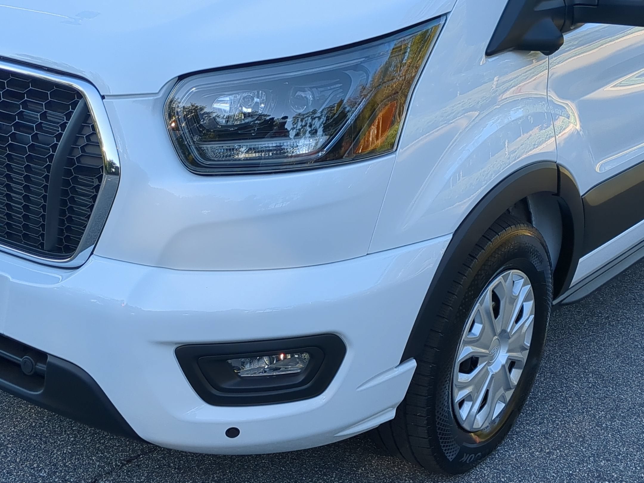 2027 Ford Transit Passenger Wagon XLT
