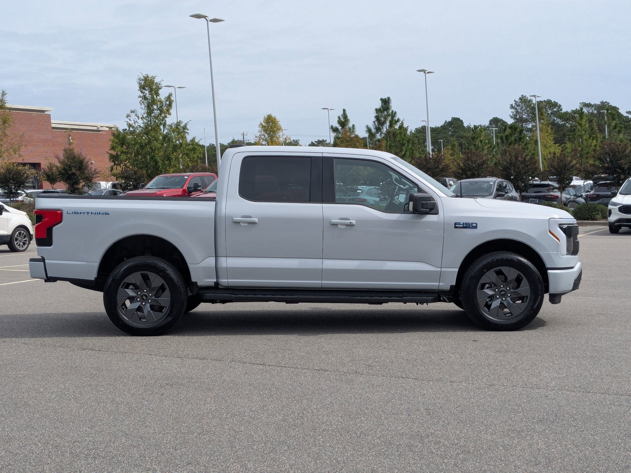 2025 Ford F-150 Lightning Flash
