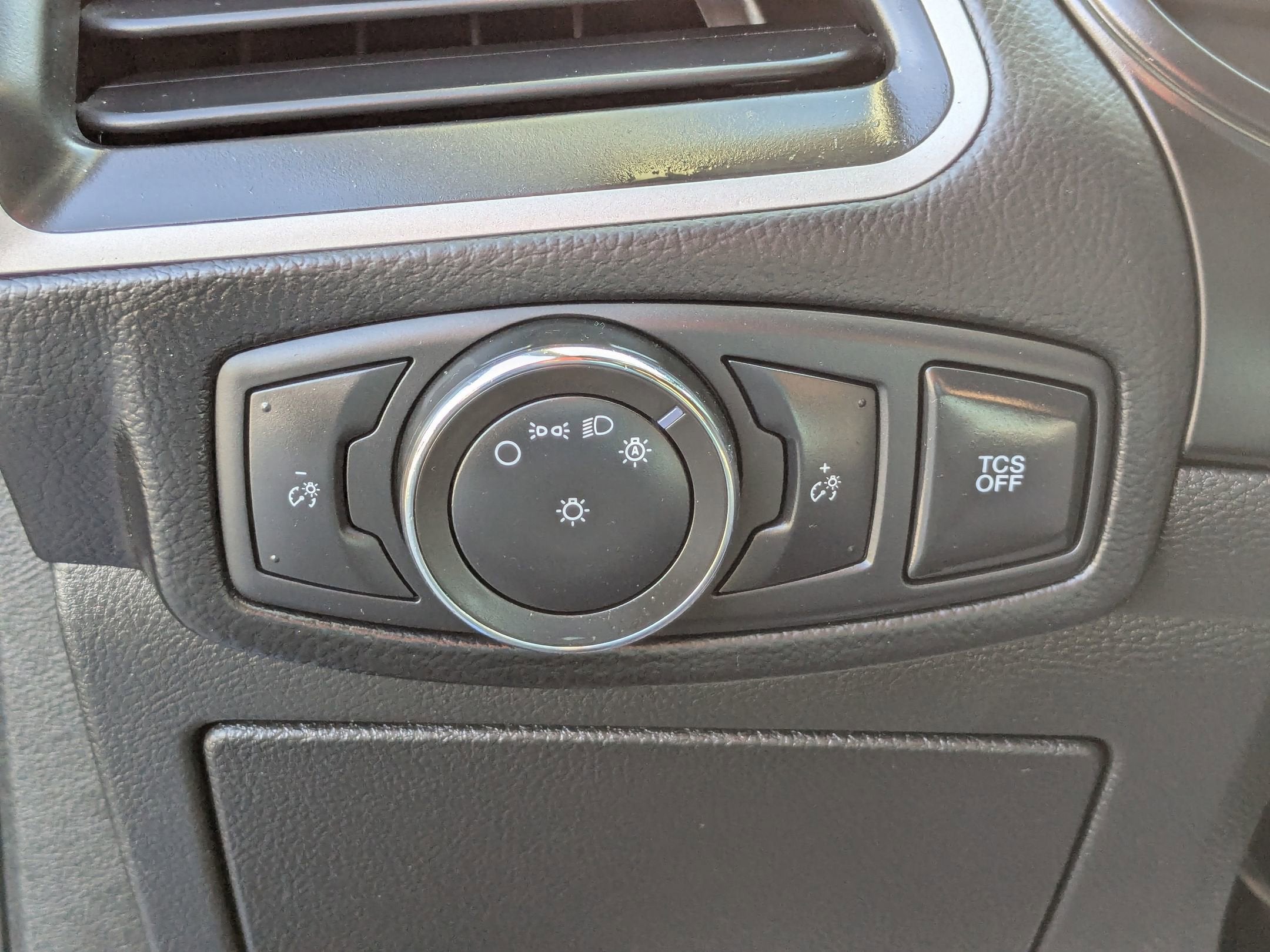 2023 Ford Edge SE