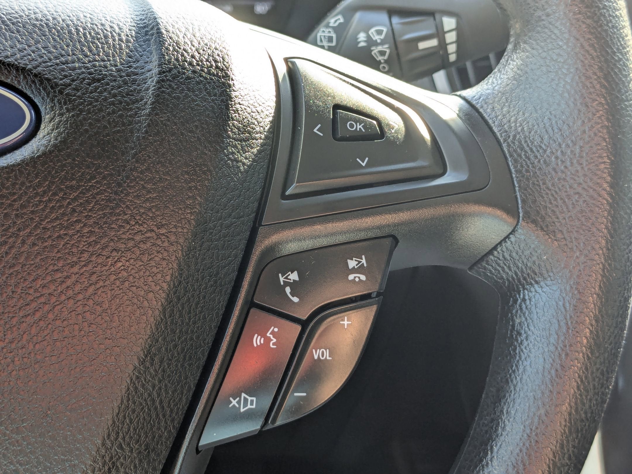 2023 Ford Edge SE