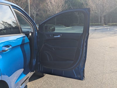 2023 Ford Edge SE