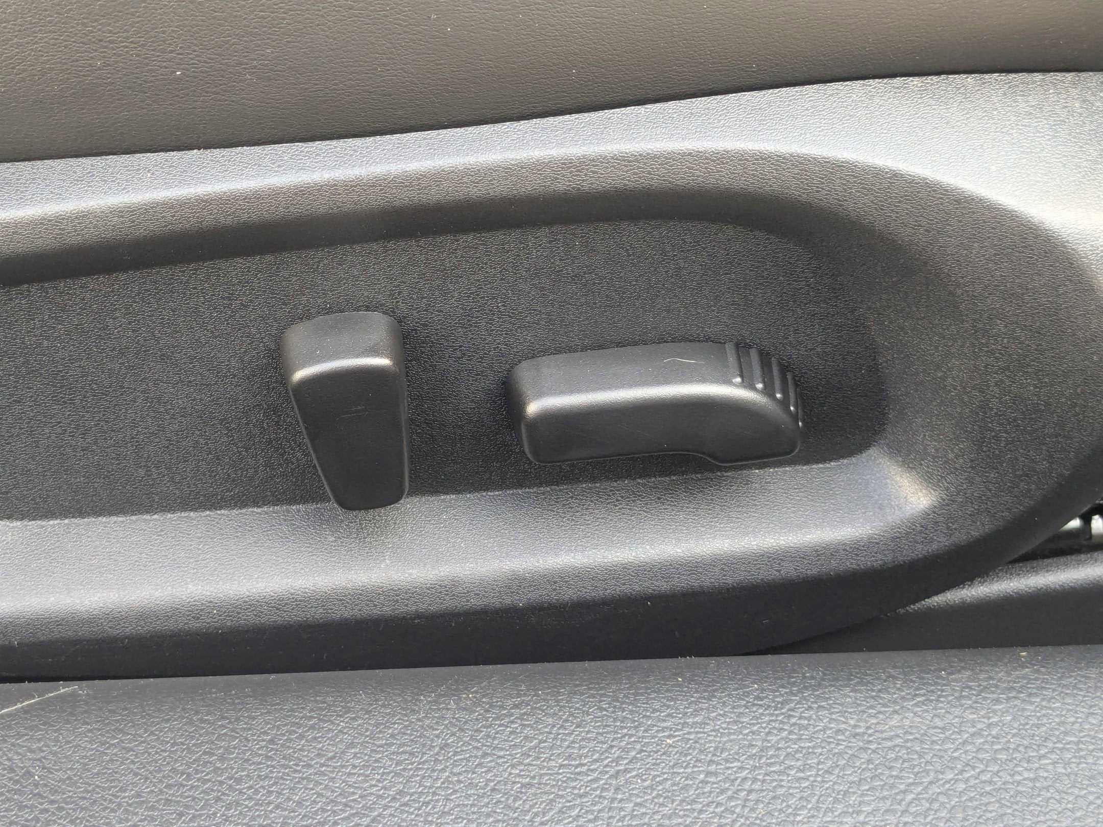 2022 INFINITI Q60 LUXE