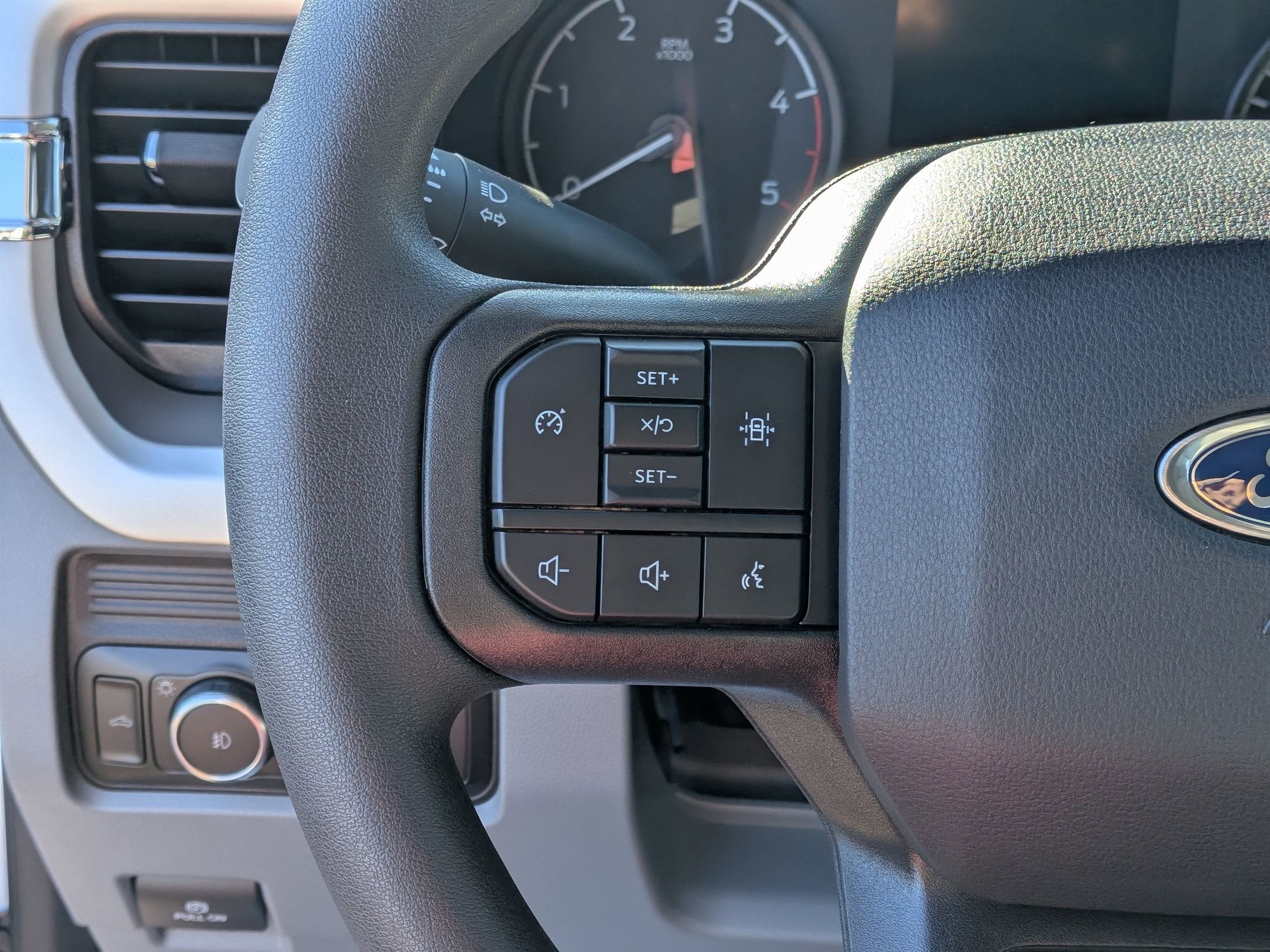 2024 Ford Super Duty F-350 DRW XL