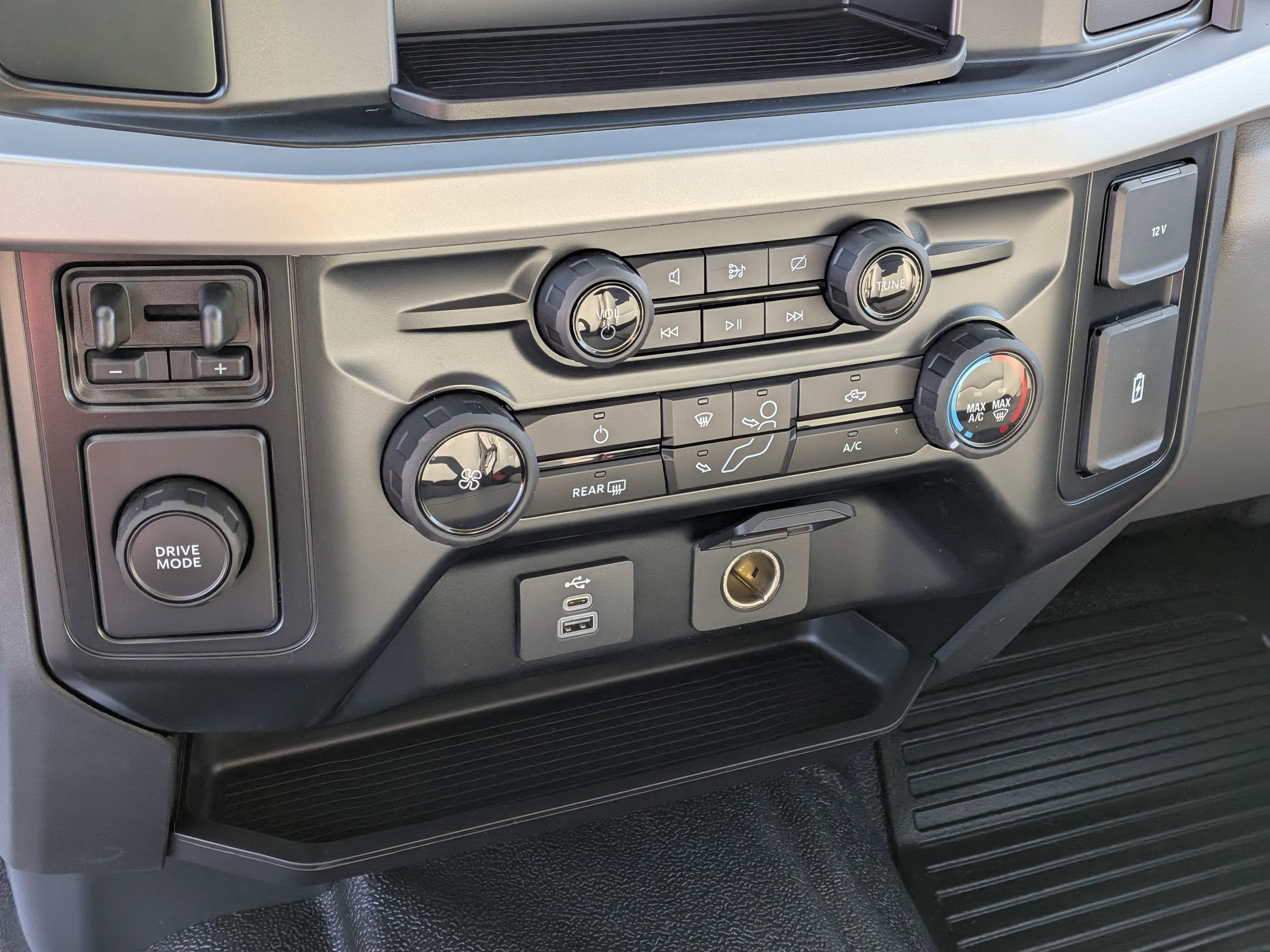 2024 Ford Super Duty F-350 DRW XL