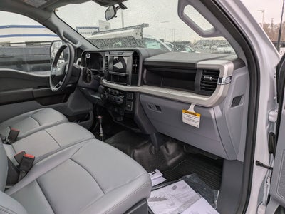 2025 Ford Super Duty F-550 DRW XL