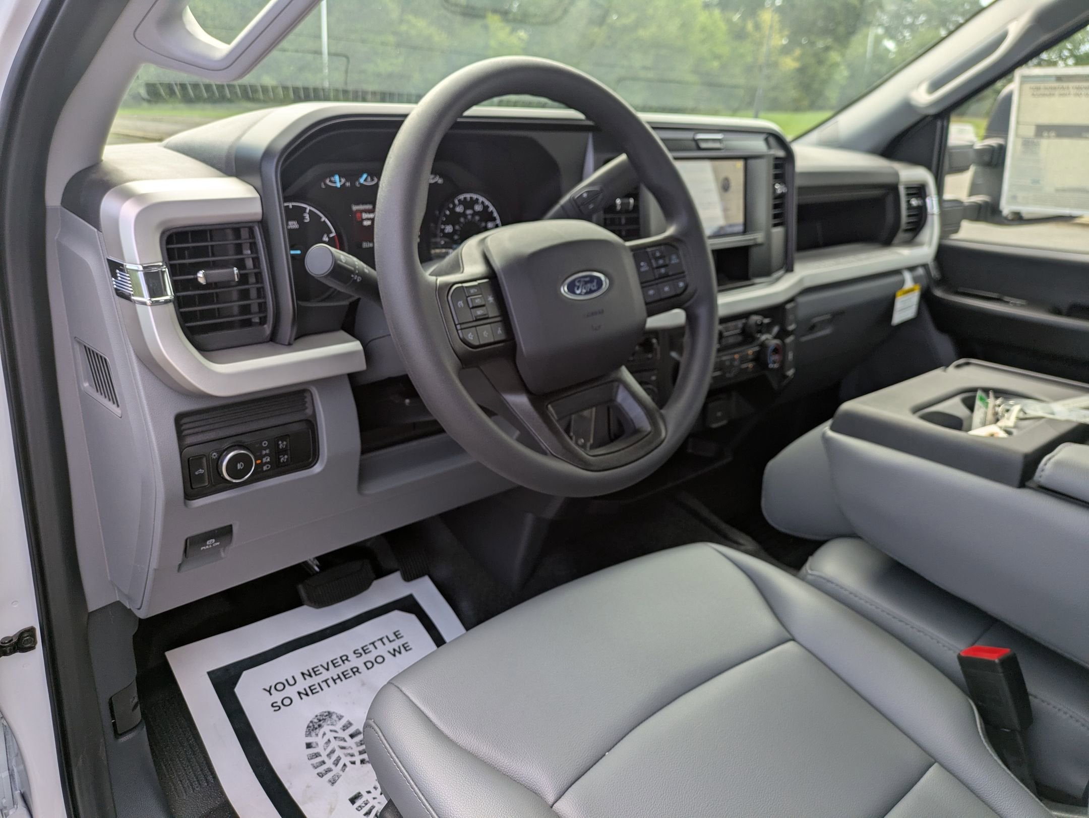2025 Ford Super Duty F-550 DRW XL