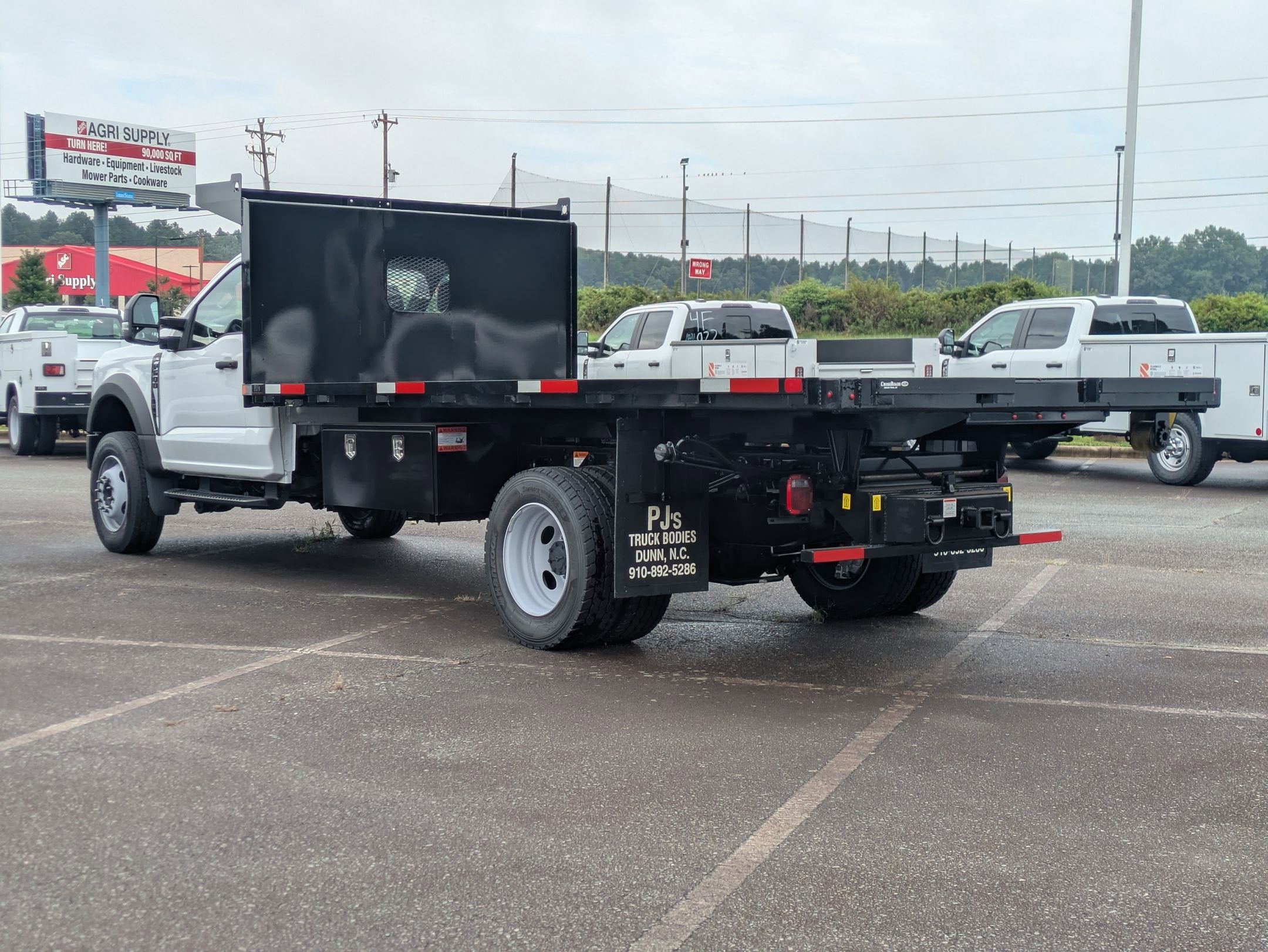 2025 Ford Super Duty F-600 DRW XL