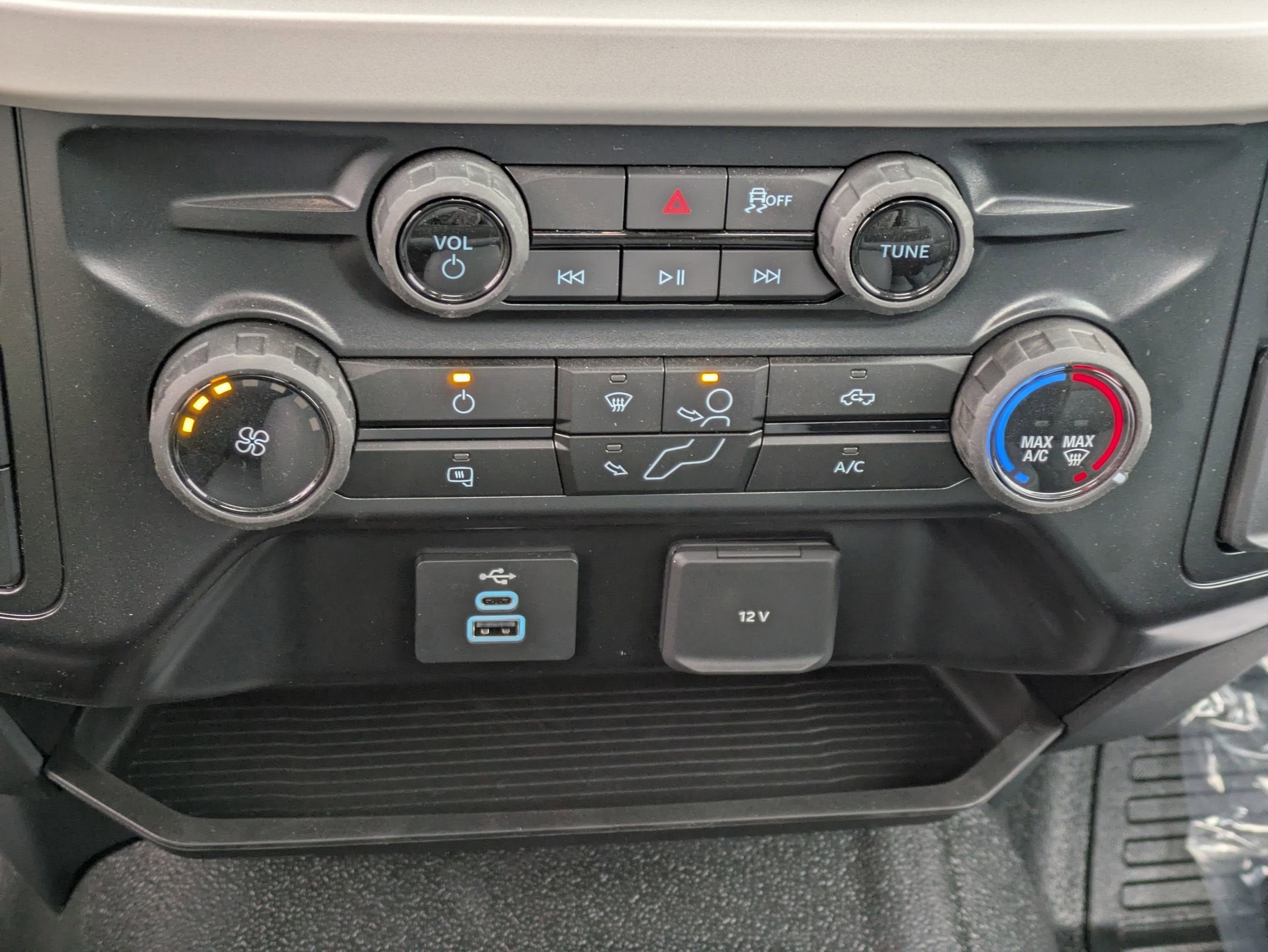 2025 Ford Super Duty F-600 DRW XL