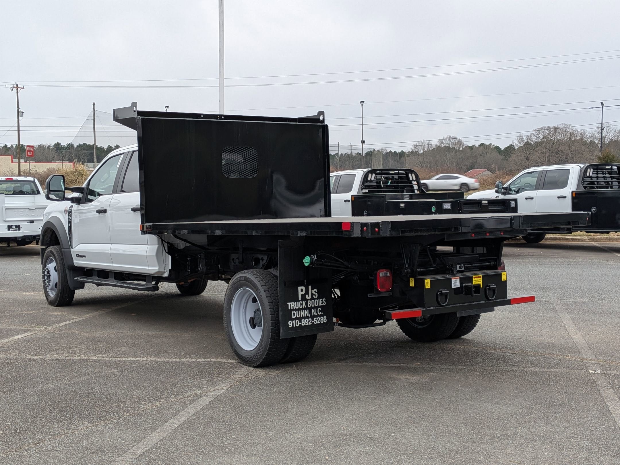 2025 Ford Super Duty F-550 DRW XL
