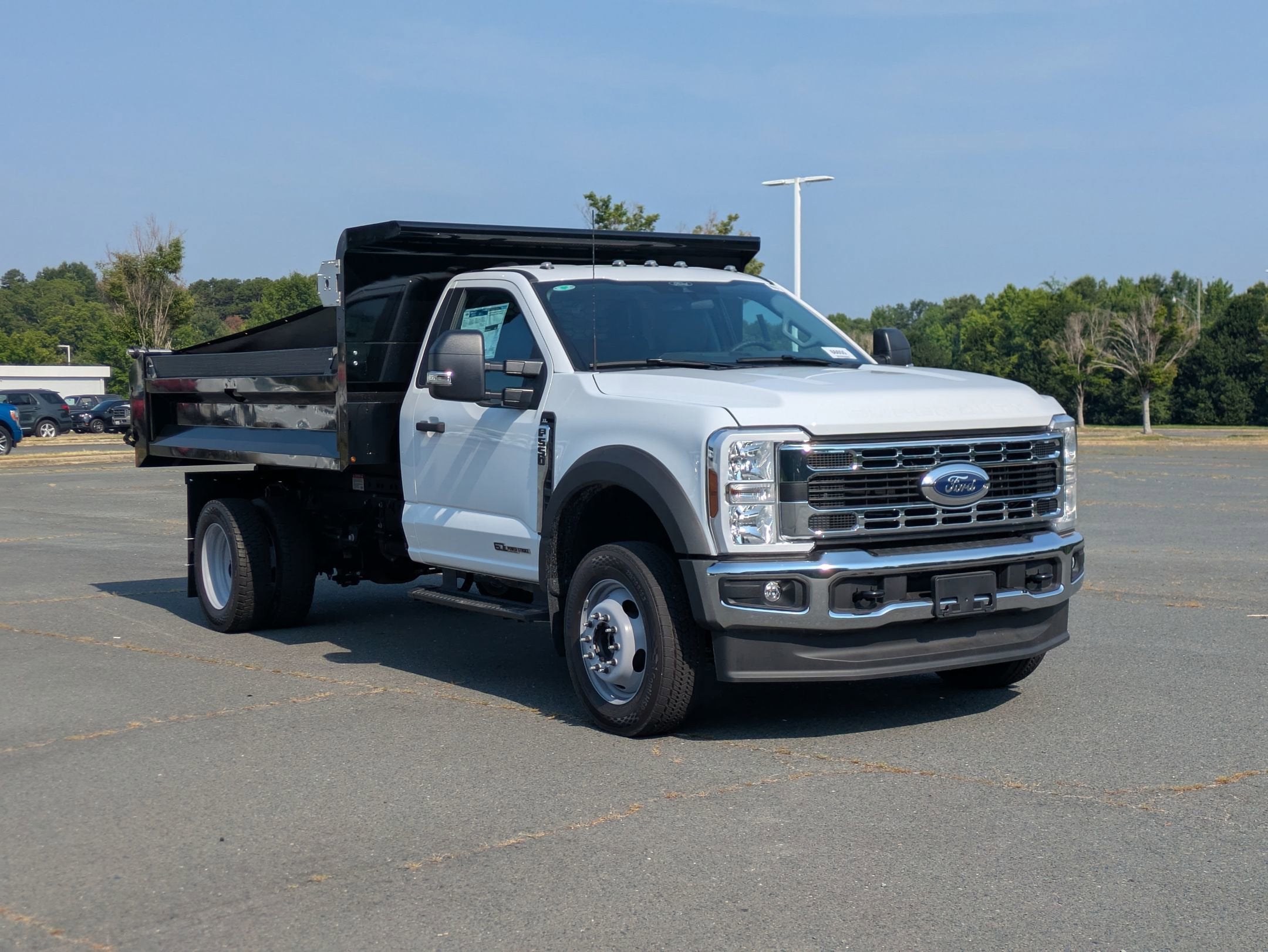 2025 Ford Super Duty F-550 DRW XL