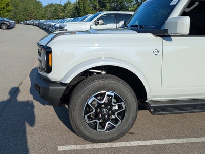 2026 Ford Bronco Outer Banks Custom Wheels / Lift