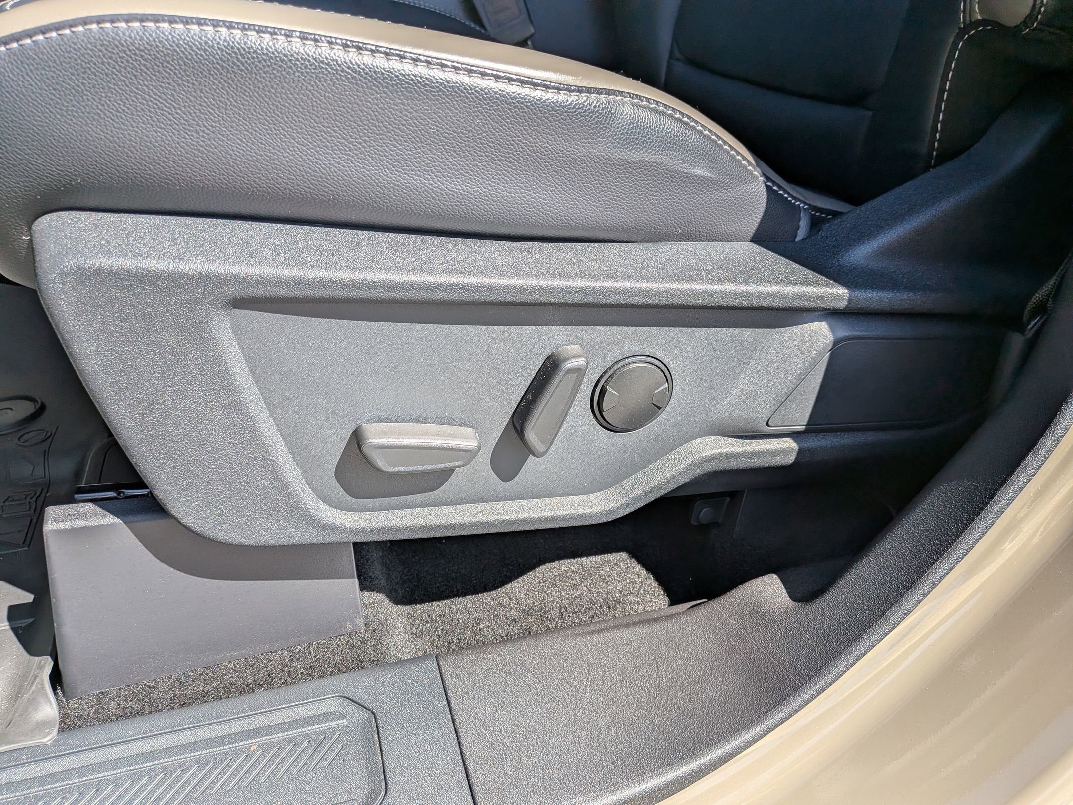 2025 Ford Bronco Outer Banks Custom Wheels / Lift