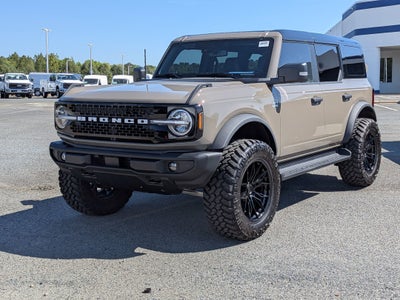 2025 Ford Bronco Outer Banks Custom Wheels / Lift