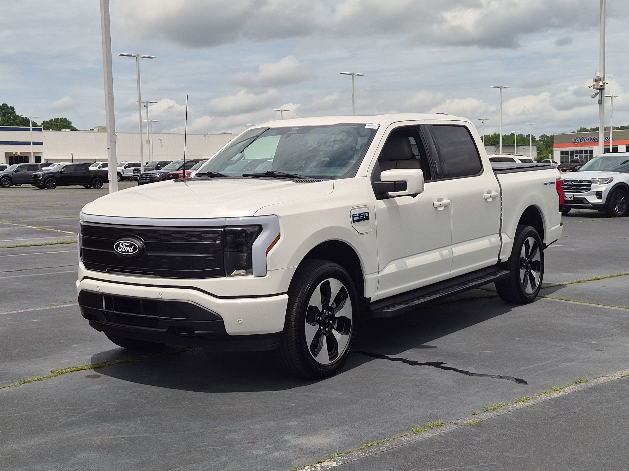 2025 Ford F-150 Lightning Platinum