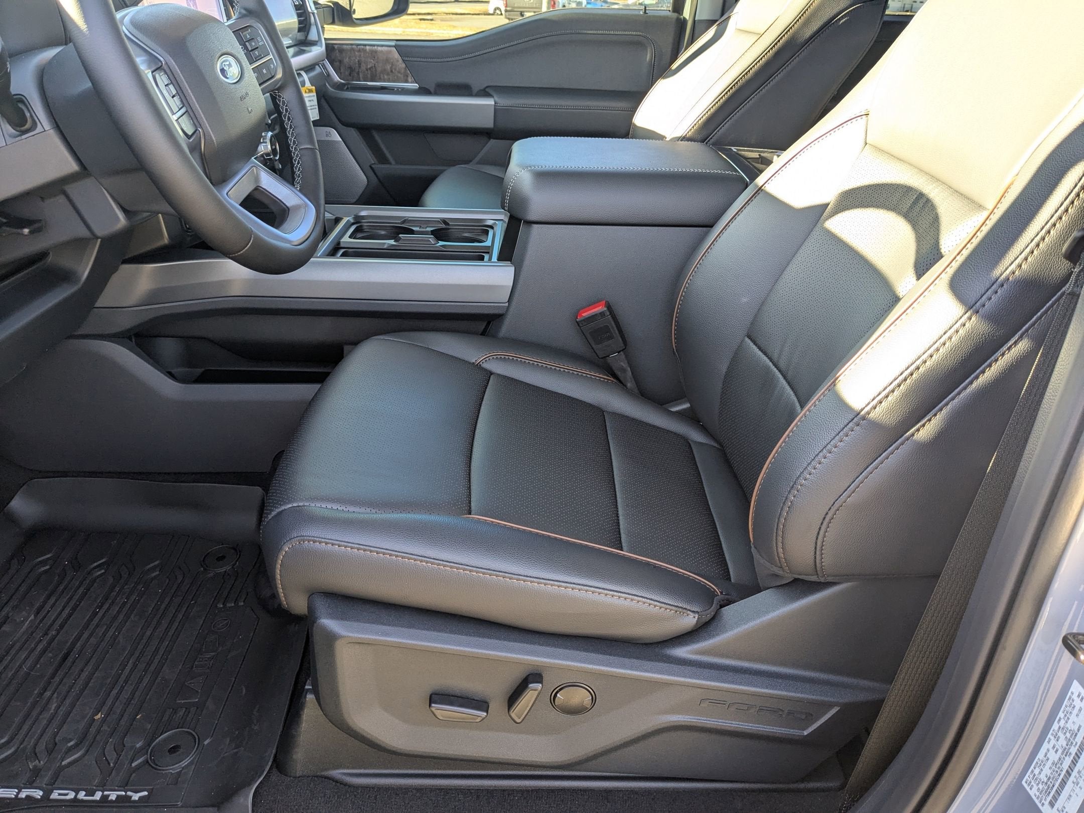 2026 Ford Super Duty F-350 SRW LARIAT