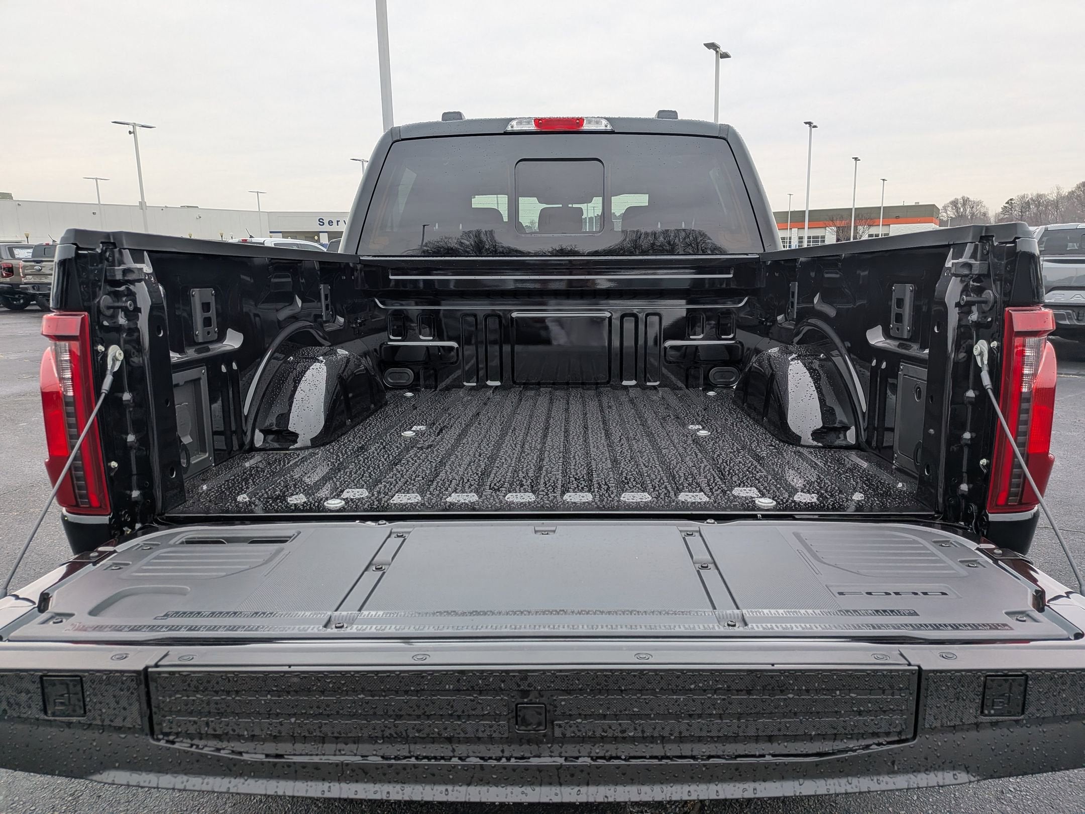 2026 Ford F-150 XLT - 6" lift custom wheels,Leather