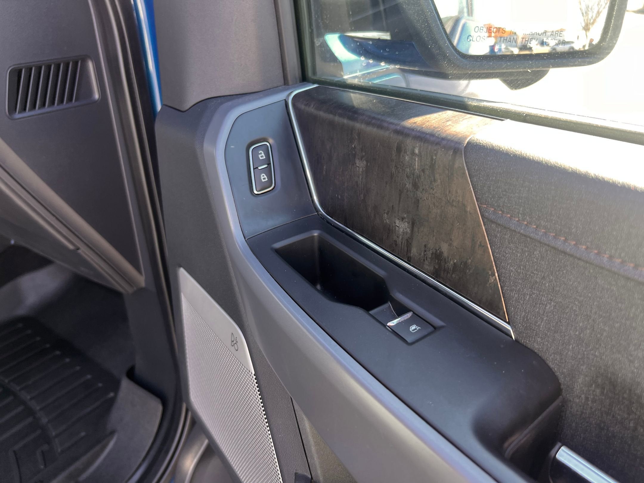 2022 Ford F-150 Lightning LARIAT