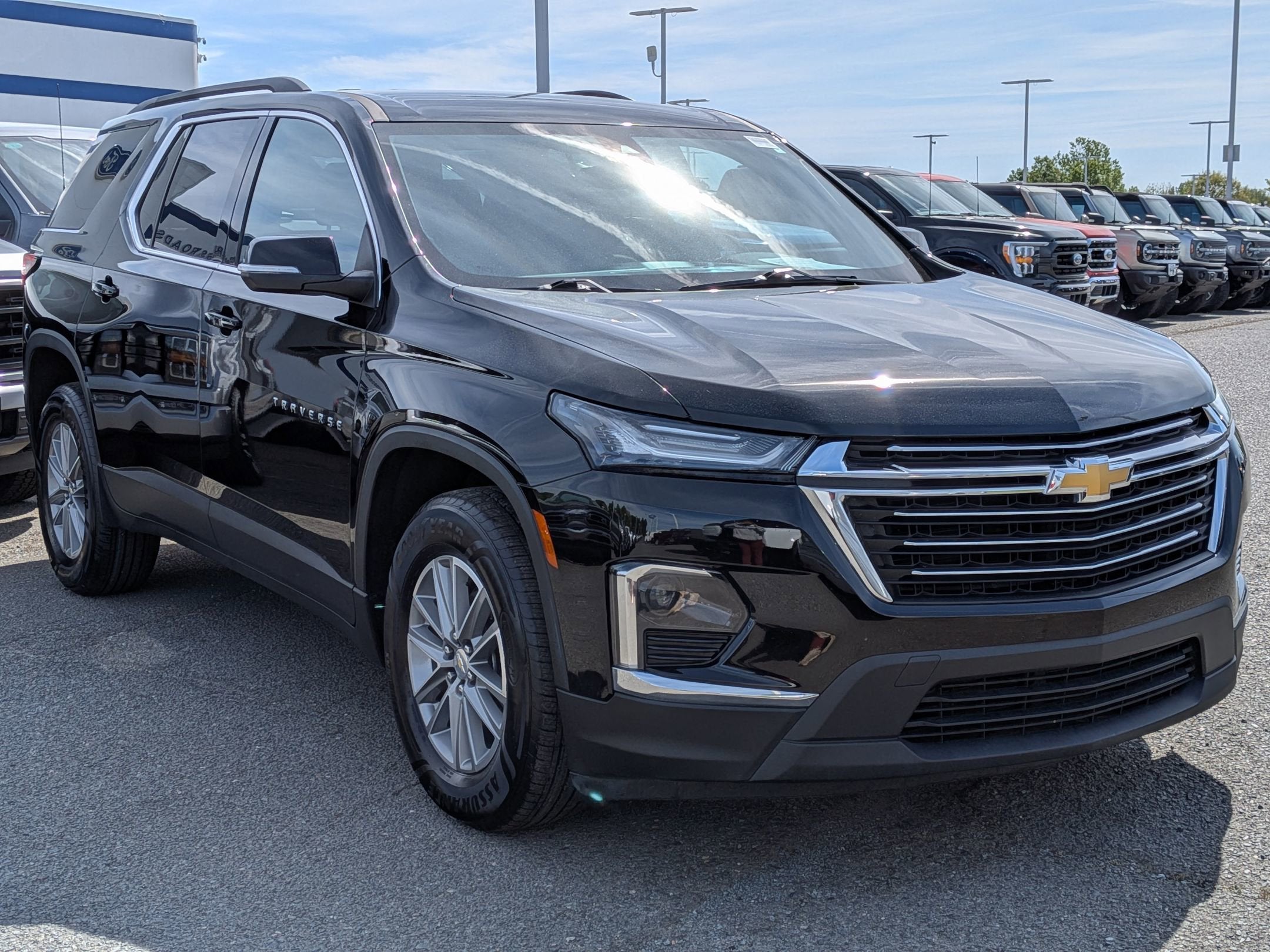 2022 Chevrolet Traverse LT Leather