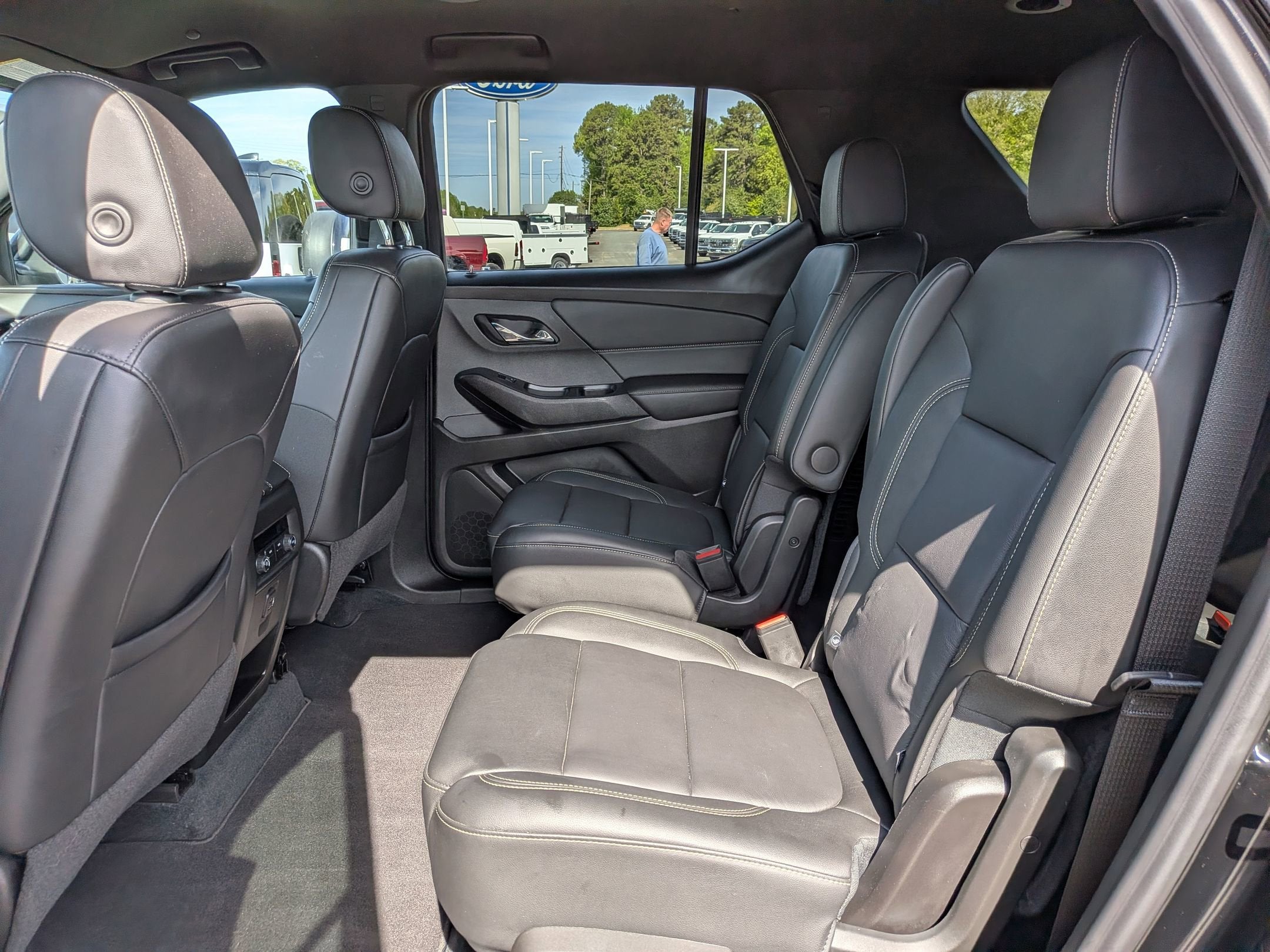 2022 Chevrolet Traverse LT Leather